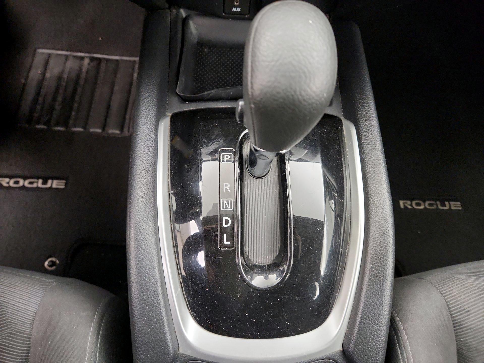 Thumbnail: 2016 Nissan Rogue - 17