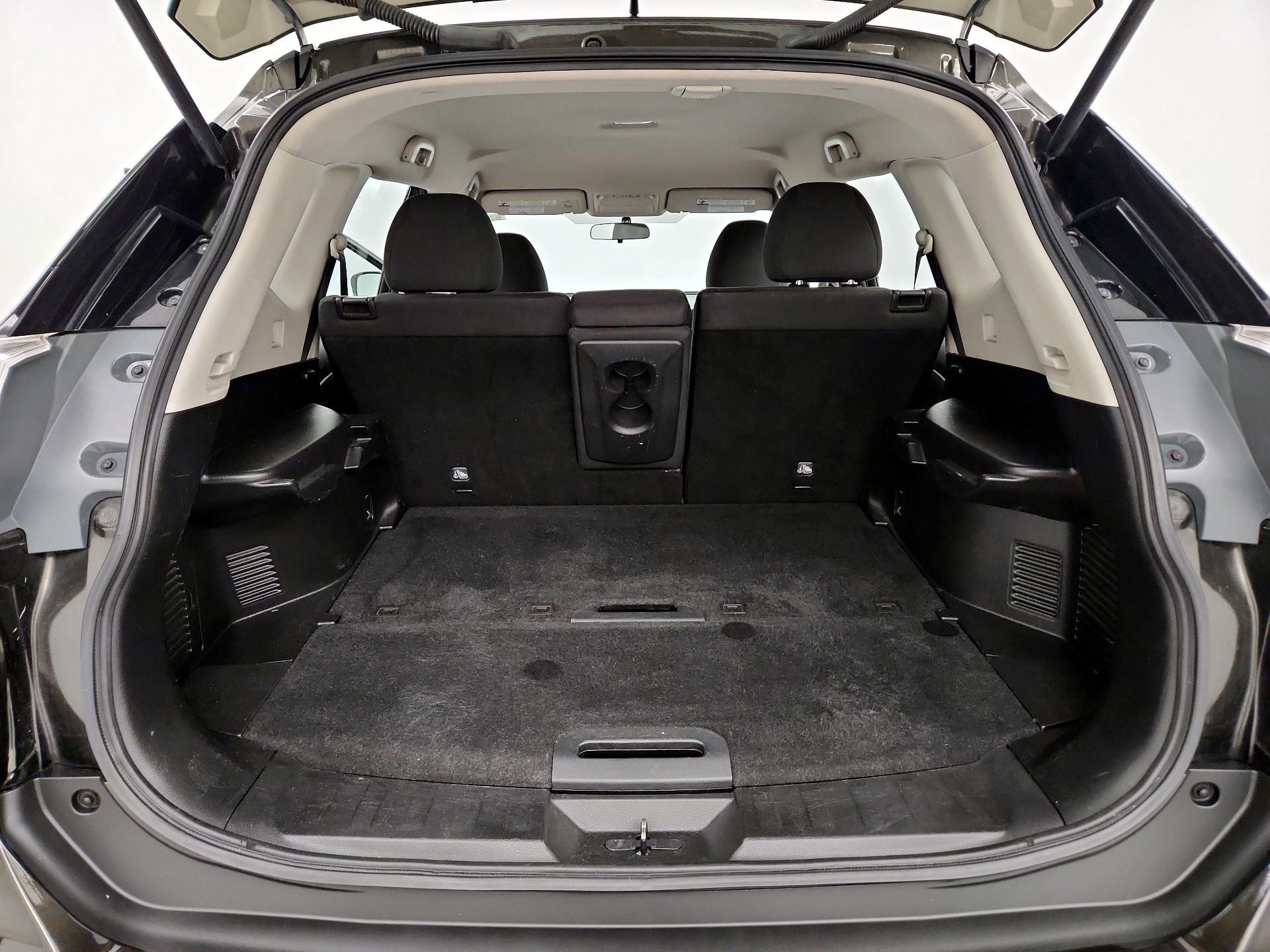 Thumbnail: 2016 Nissan Rogue - 20