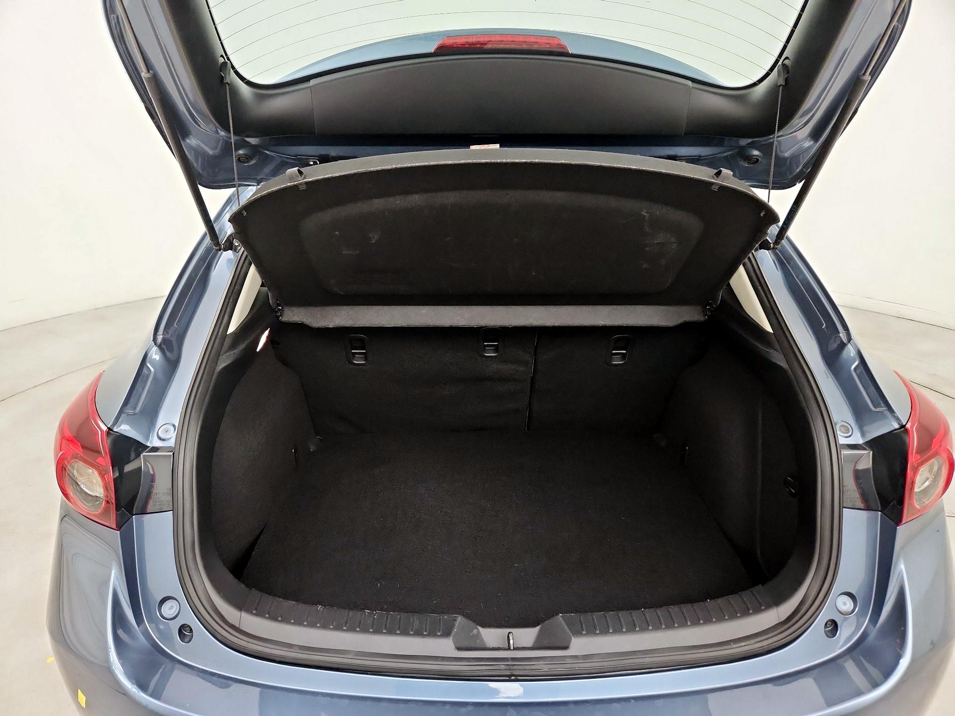 Thumbnail: 2016 Mazda Mazda3 - 20