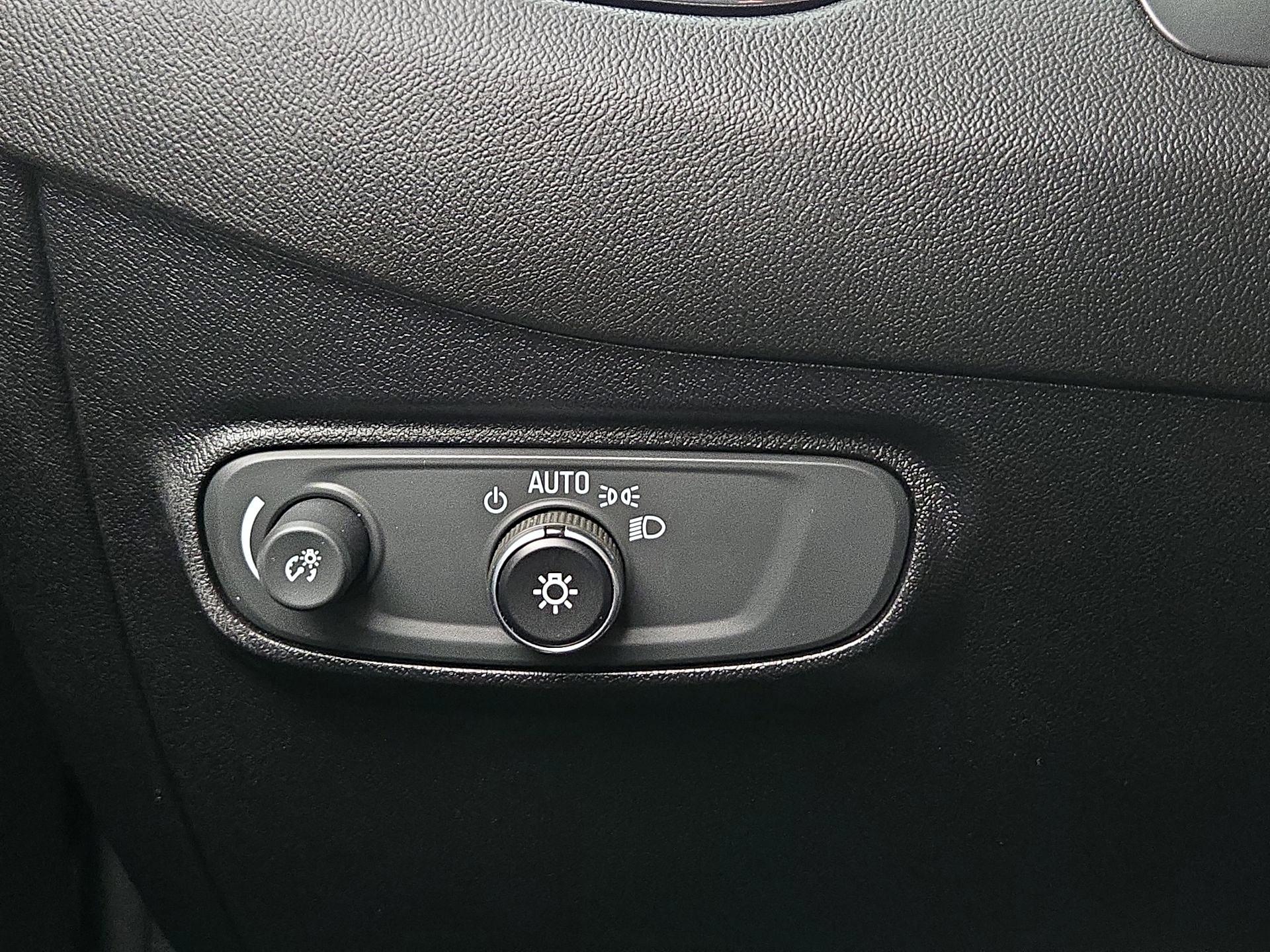 Thumbnail: 2019 Chevrolet Equinox - 13