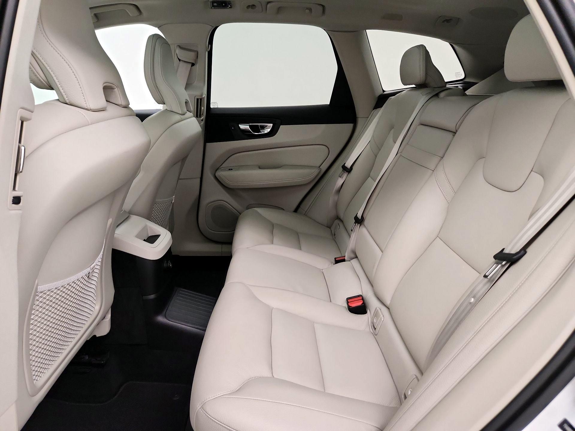 Thumbnail: 2020 Volvo XC60 - 20