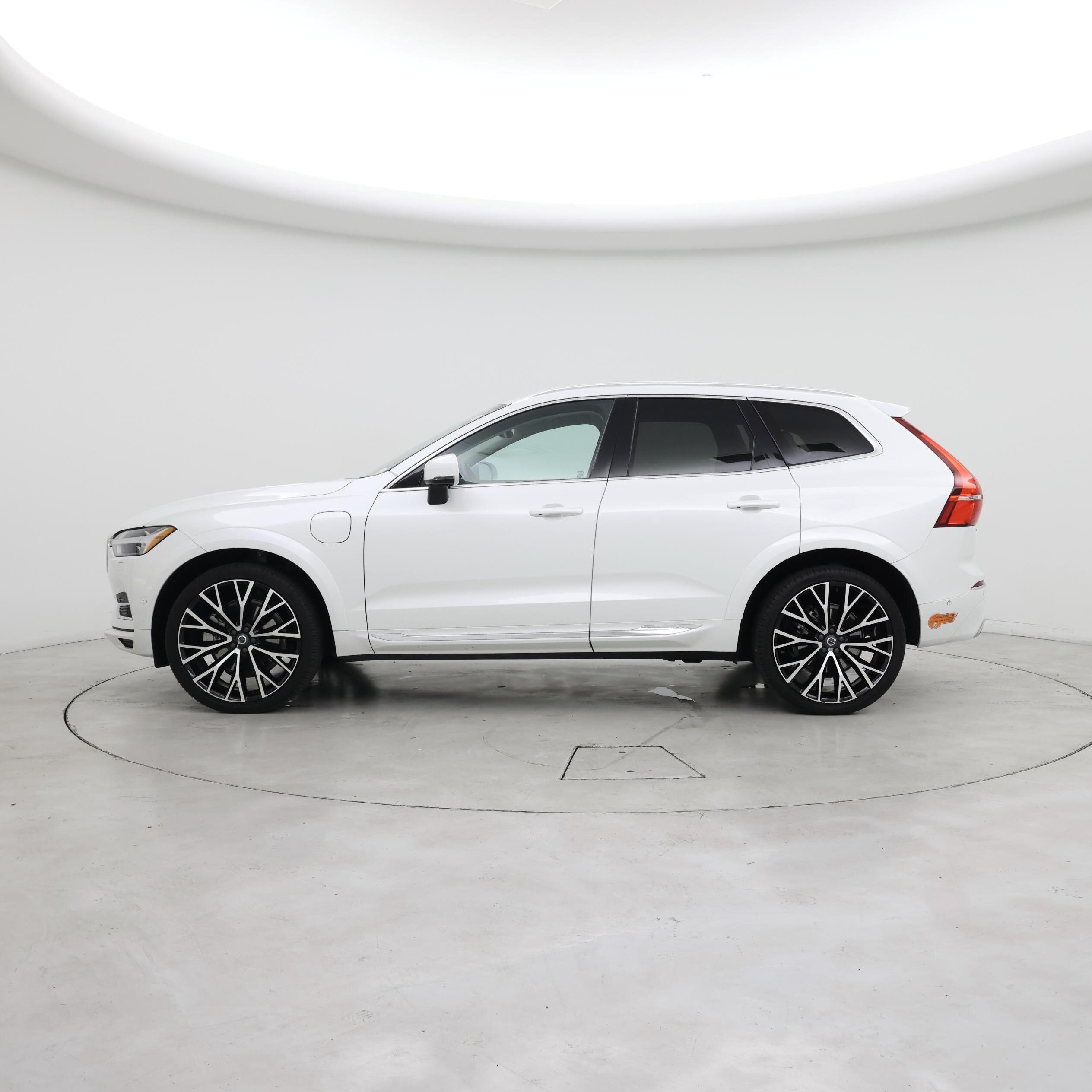 Thumbnail: 2020 Volvo XC60 - 3