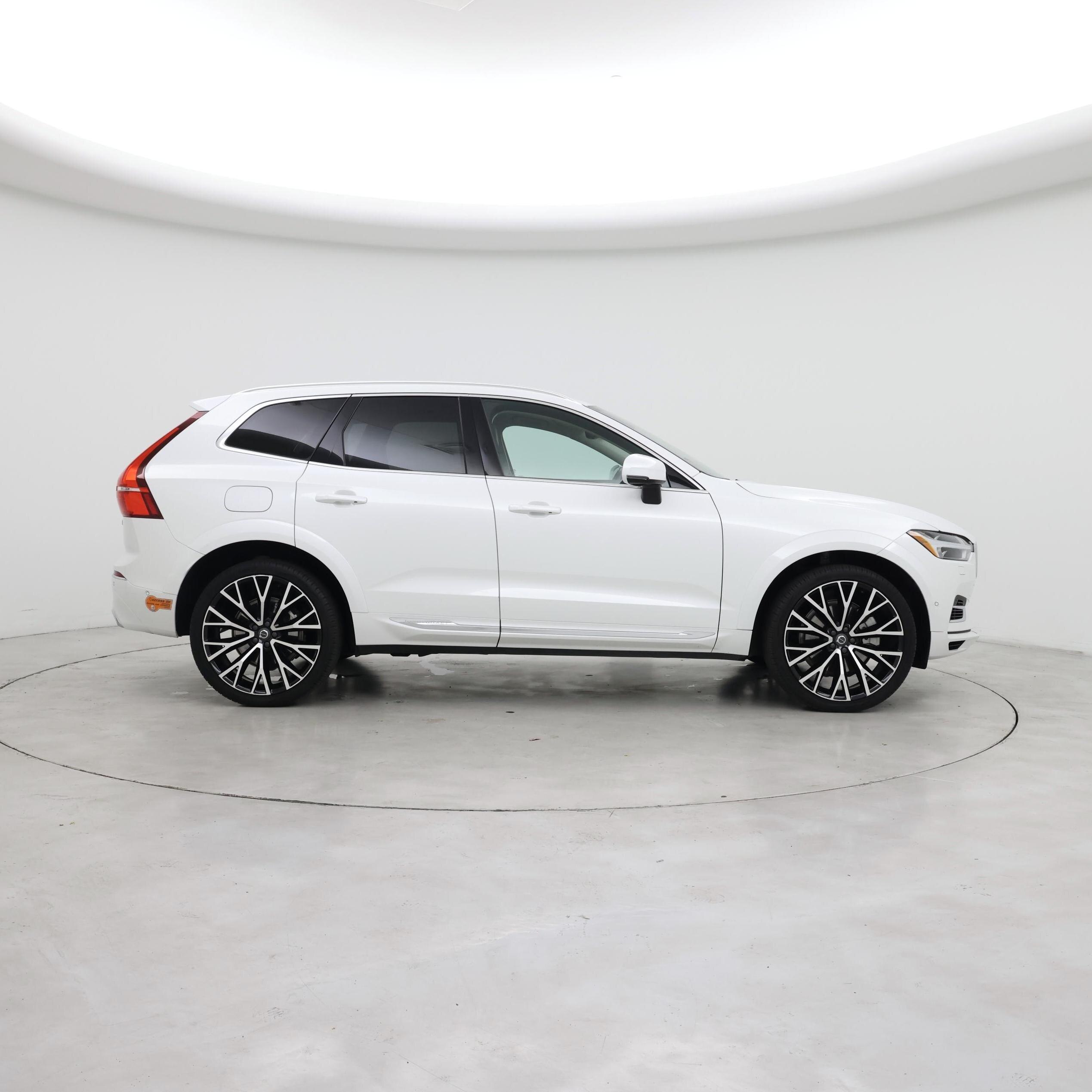 Thumbnail: 2020 Volvo XC60 - 7
