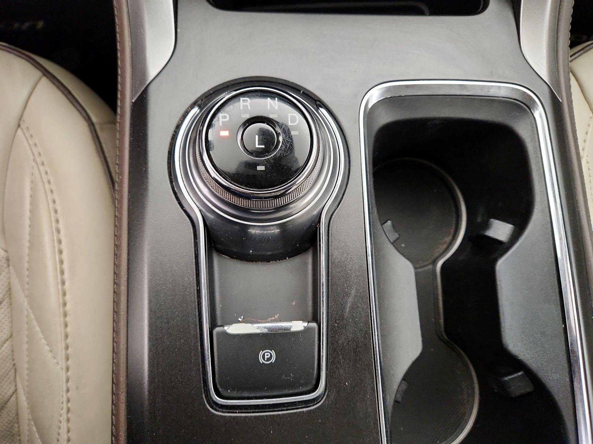 Thumbnail: 2017 Ford Fusion - 18