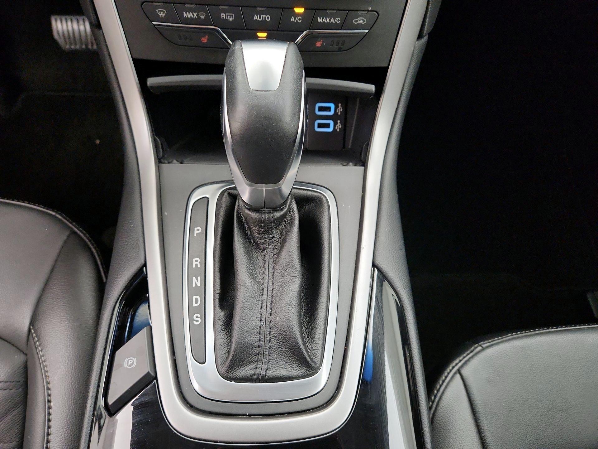 Thumbnail: 2018 Ford Edge - 18