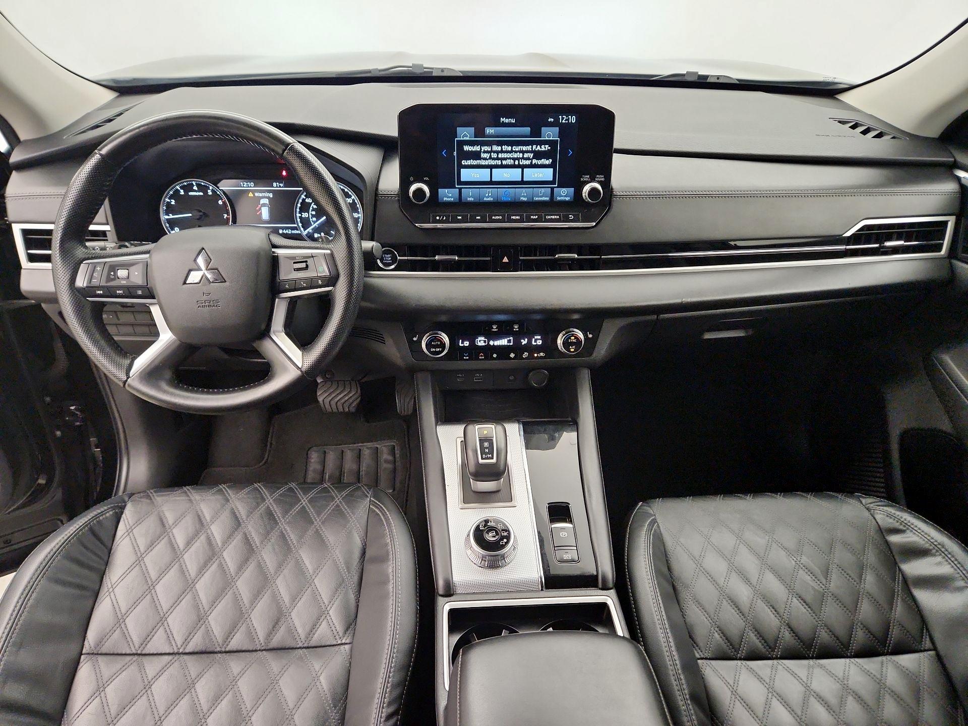 Thumbnail: 2022 Mitsubishi Outlander - 9