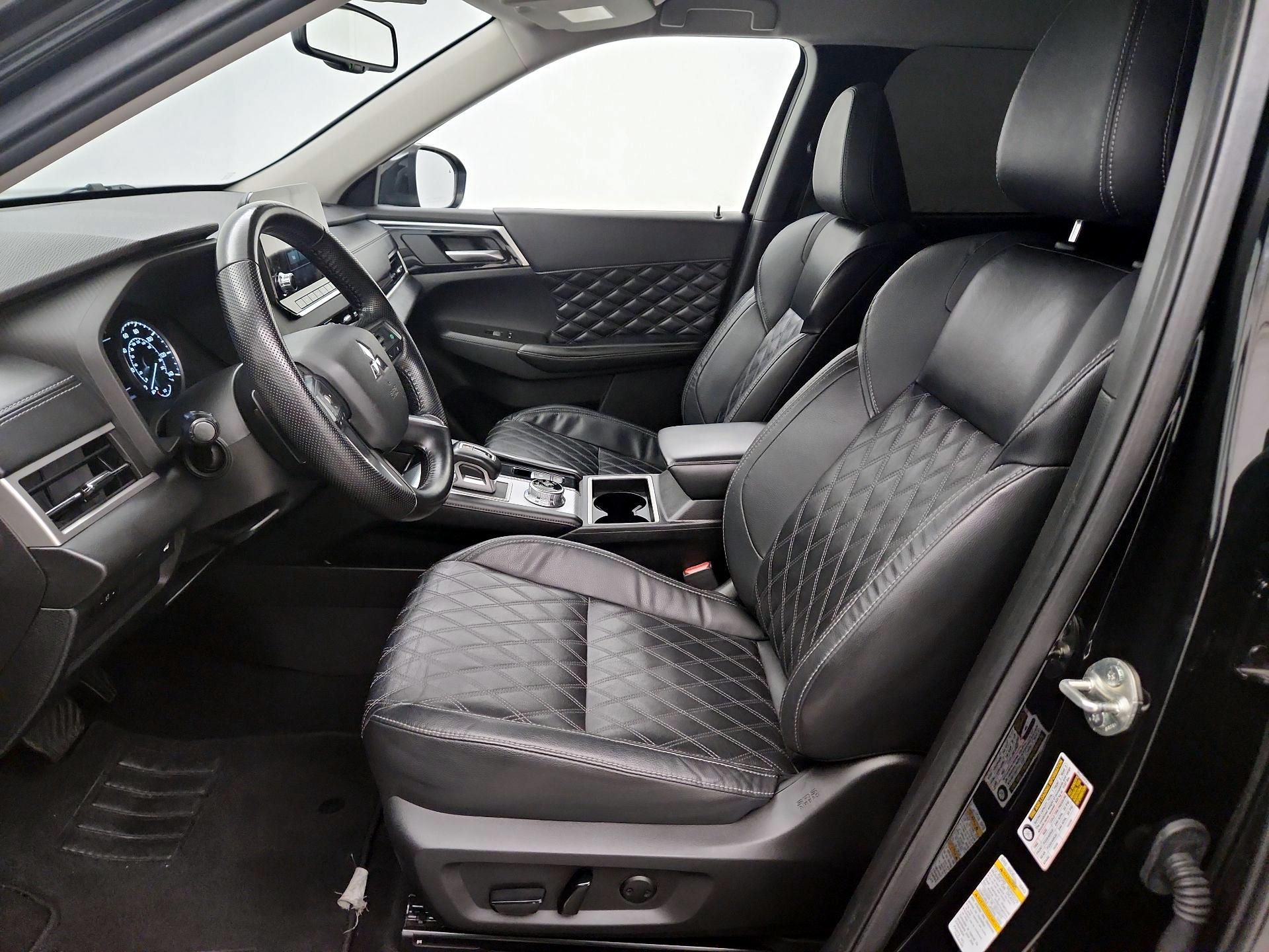 Thumbnail: 2022 Mitsubishi Outlander - 11