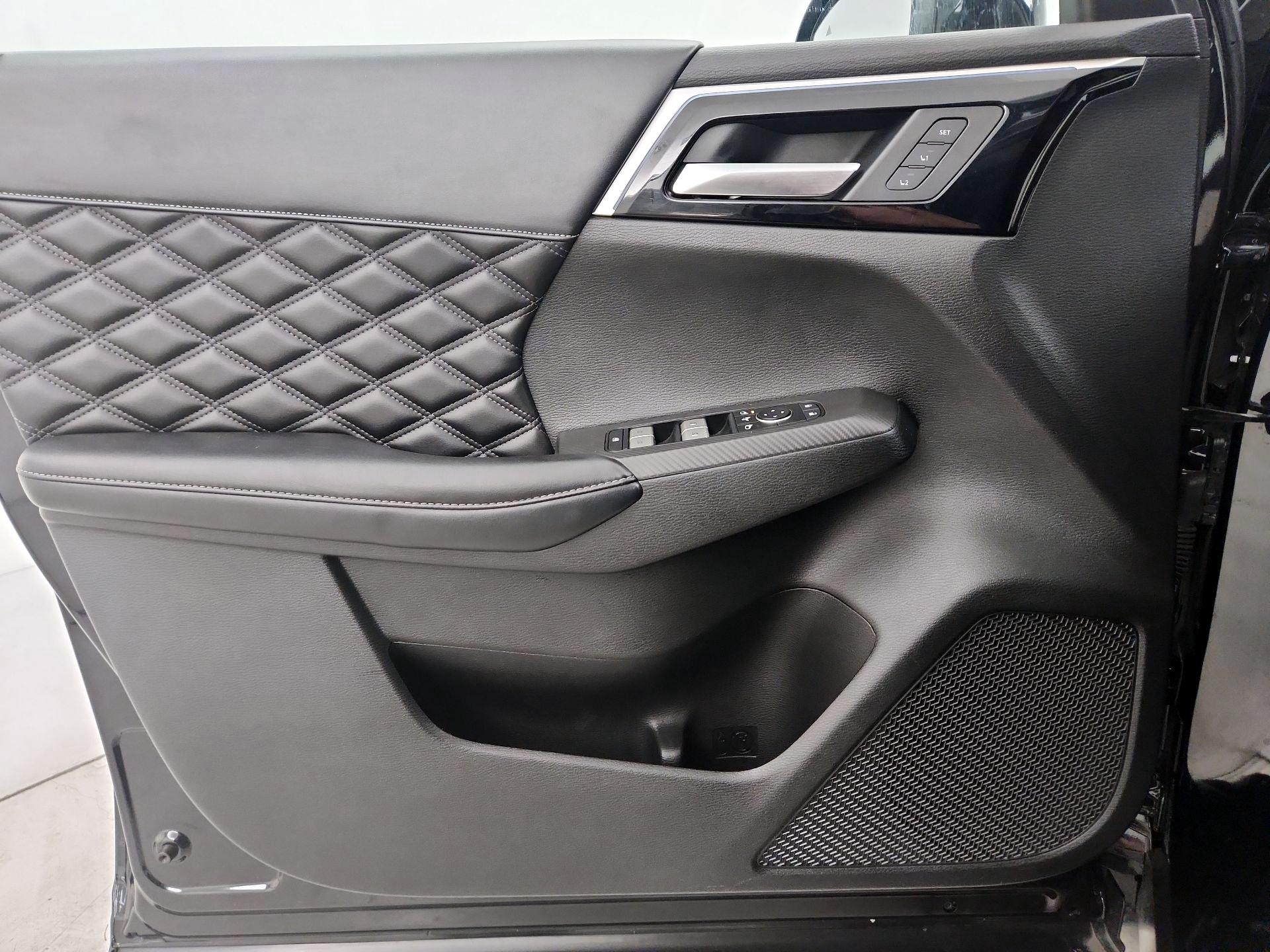 Thumbnail: 2022 Mitsubishi Outlander - 12