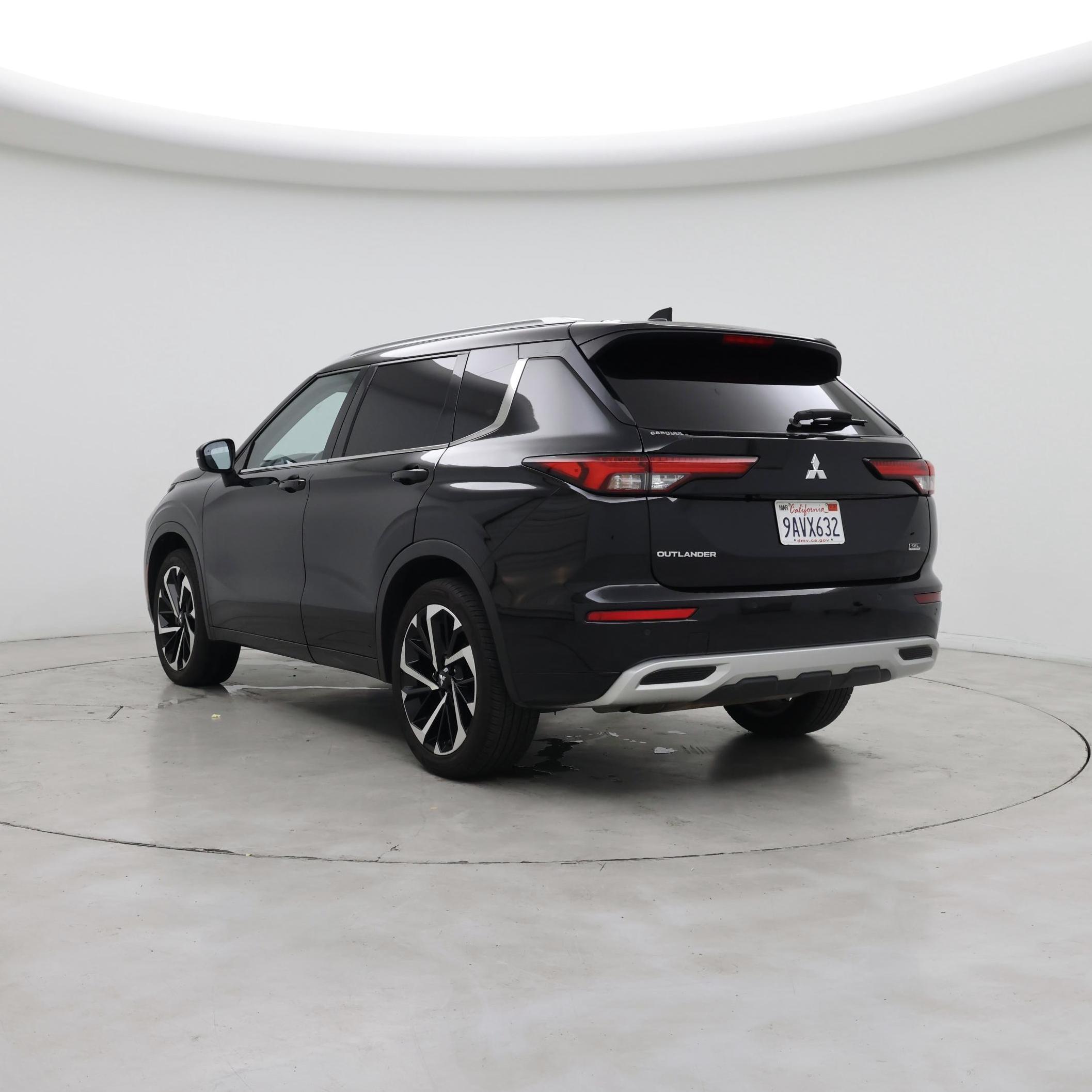 Thumbnail: 2022 Mitsubishi Outlander - 2