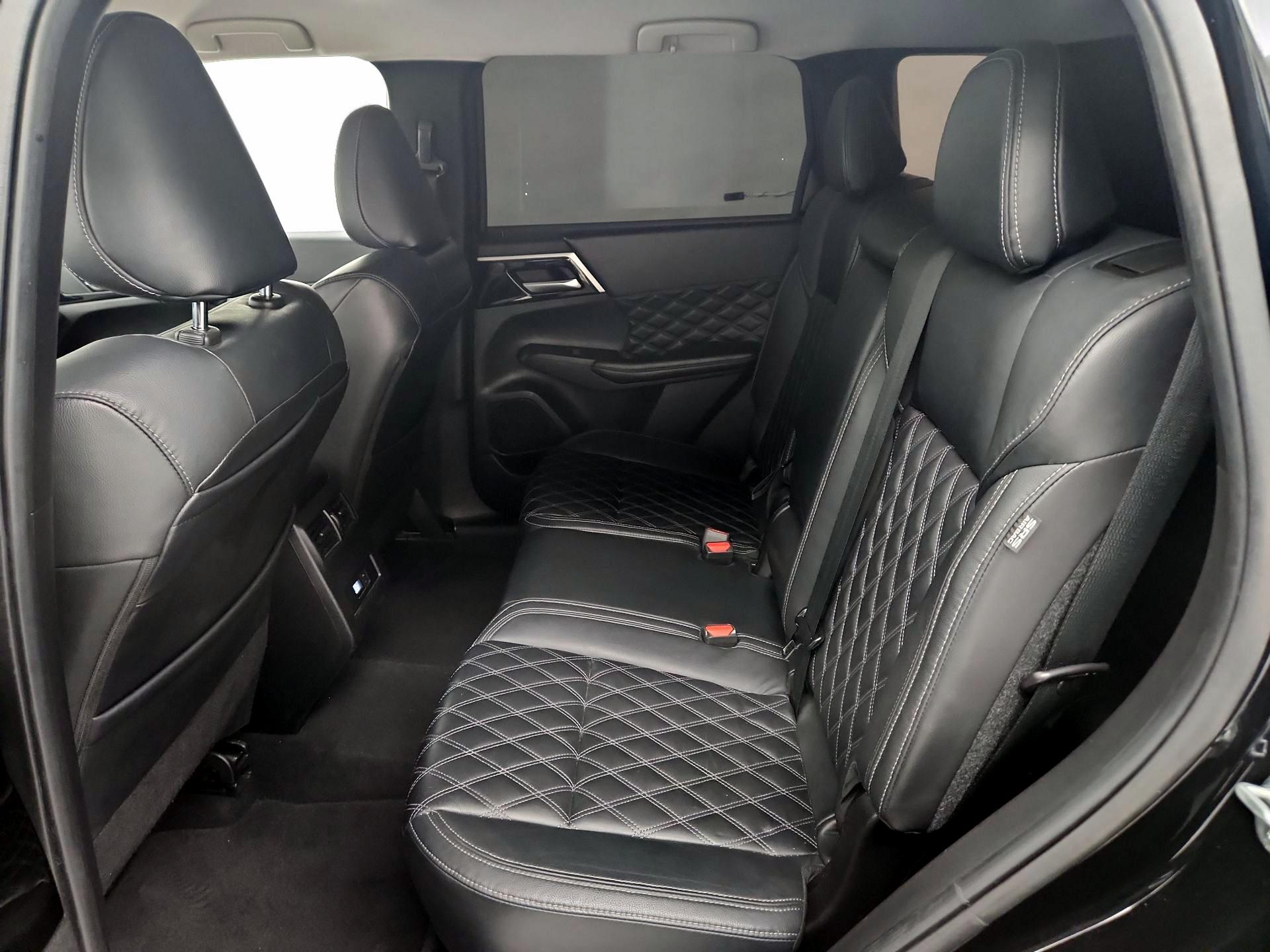 Thumbnail: 2022 Mitsubishi Outlander - 20