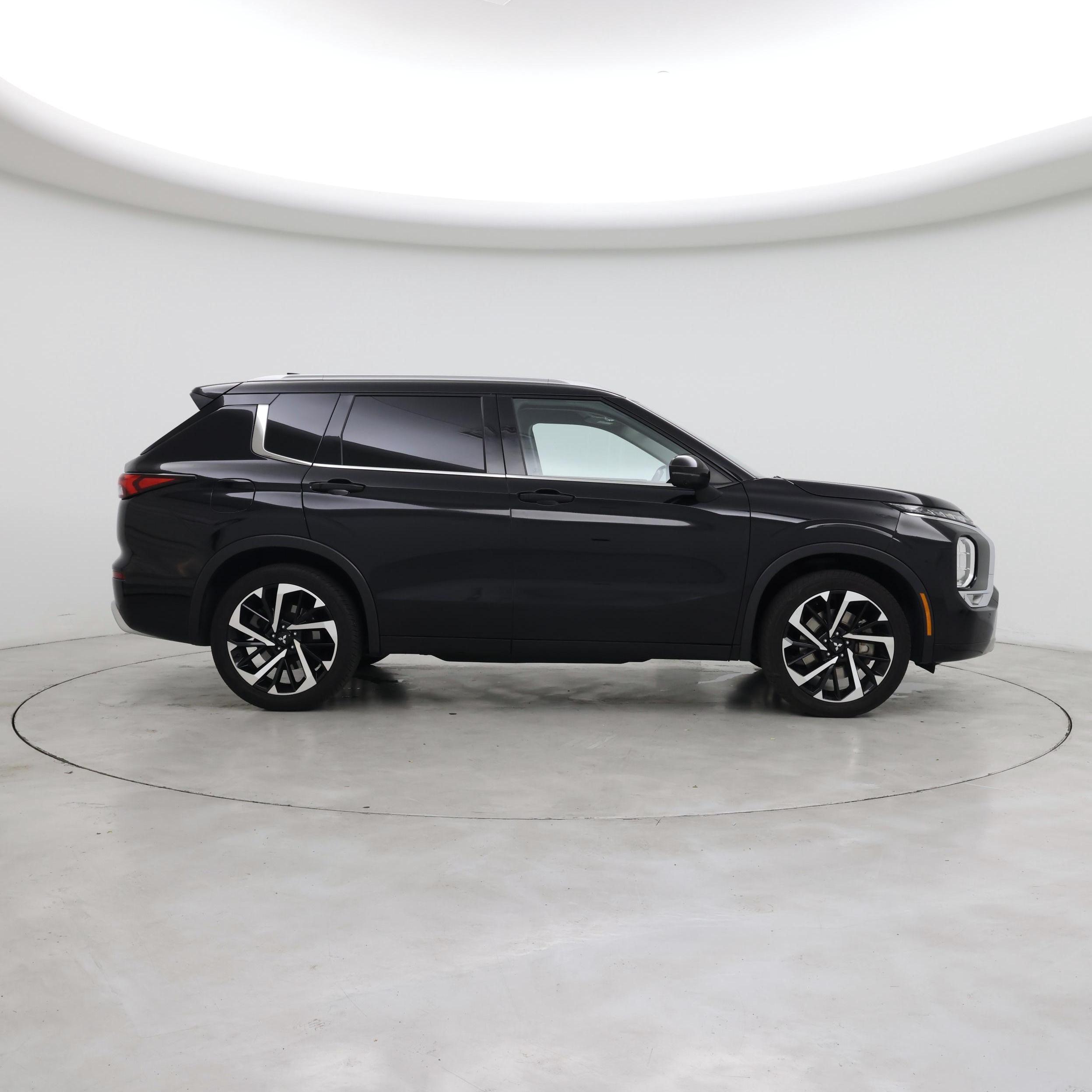 Thumbnail: 2022 Mitsubishi Outlander - 7