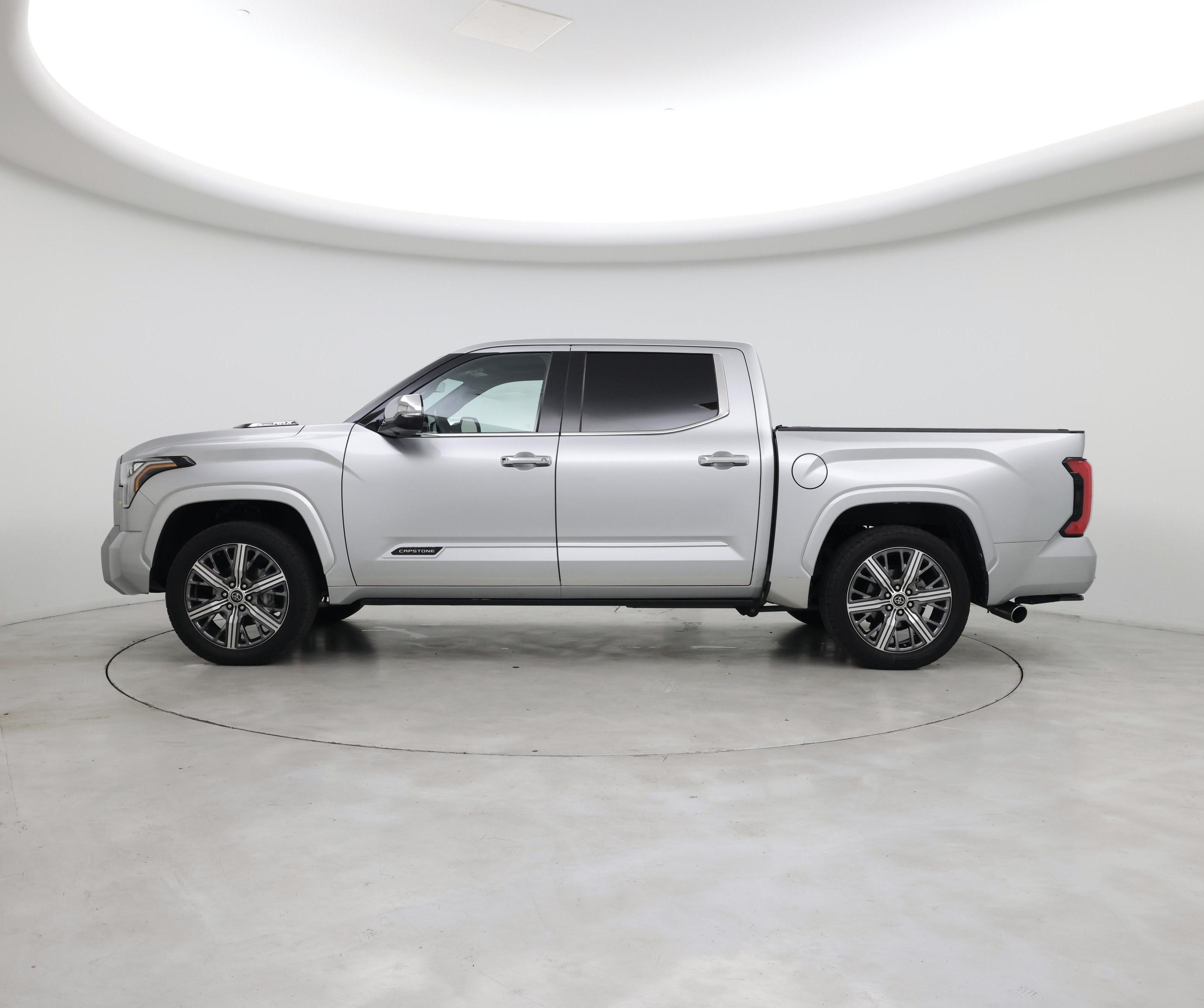 Thumbnail: 2022 Toyota Tundra - 3