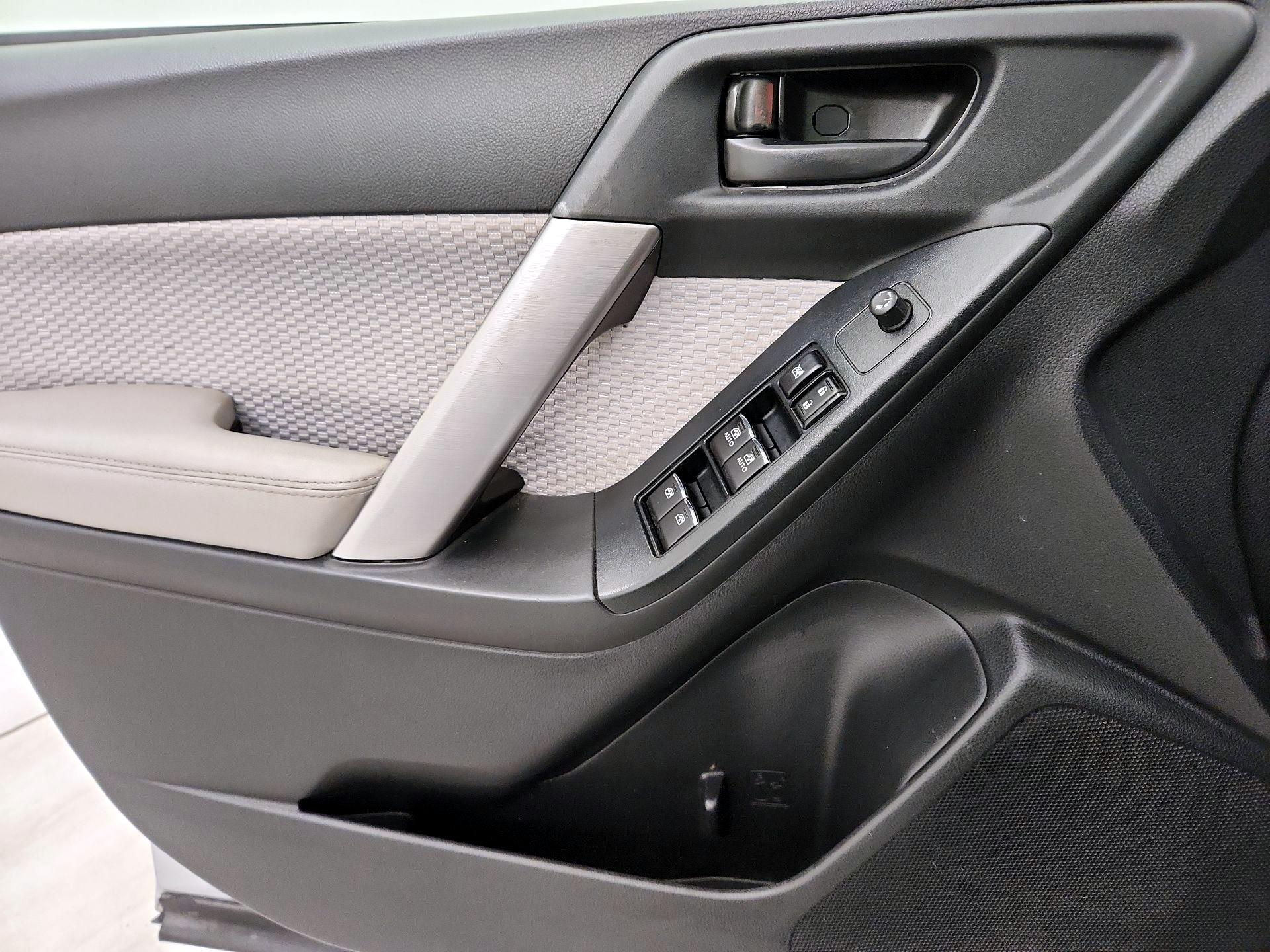 Thumbnail: 2017 Subaru Forester - 12