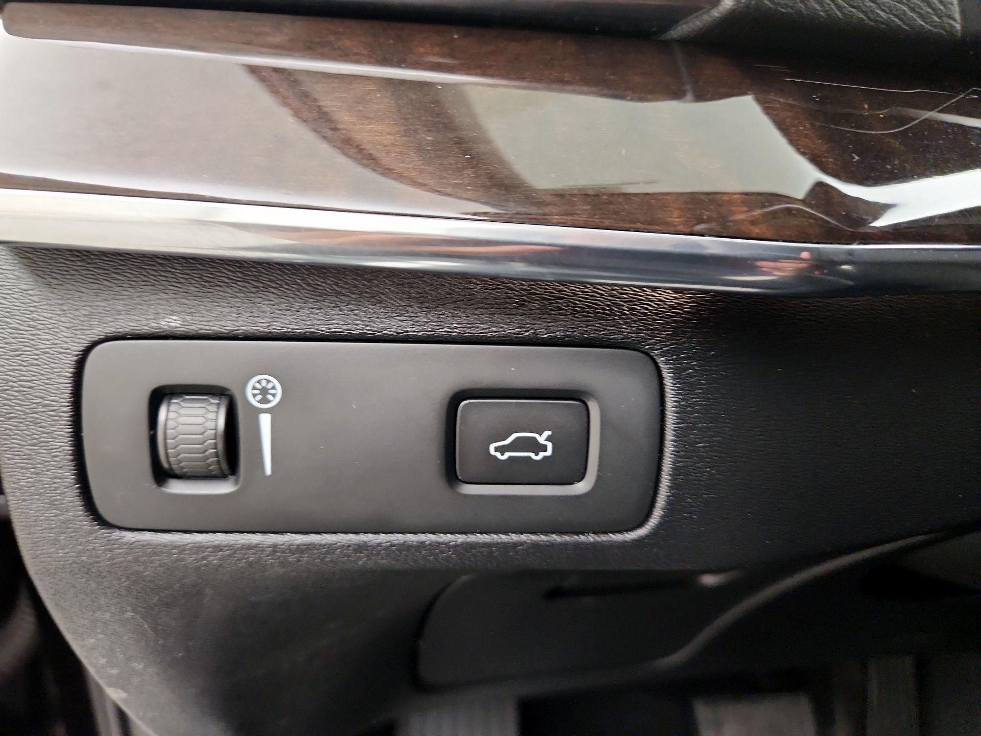 Thumbnail: 2017 Volvo XC90 - 13