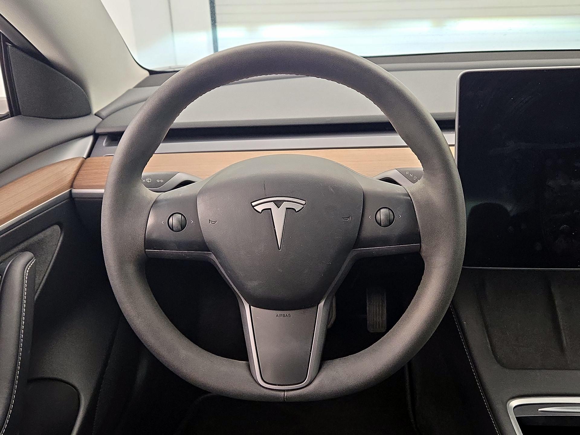 Thumbnail: 2023 Tesla Model 3 - 10