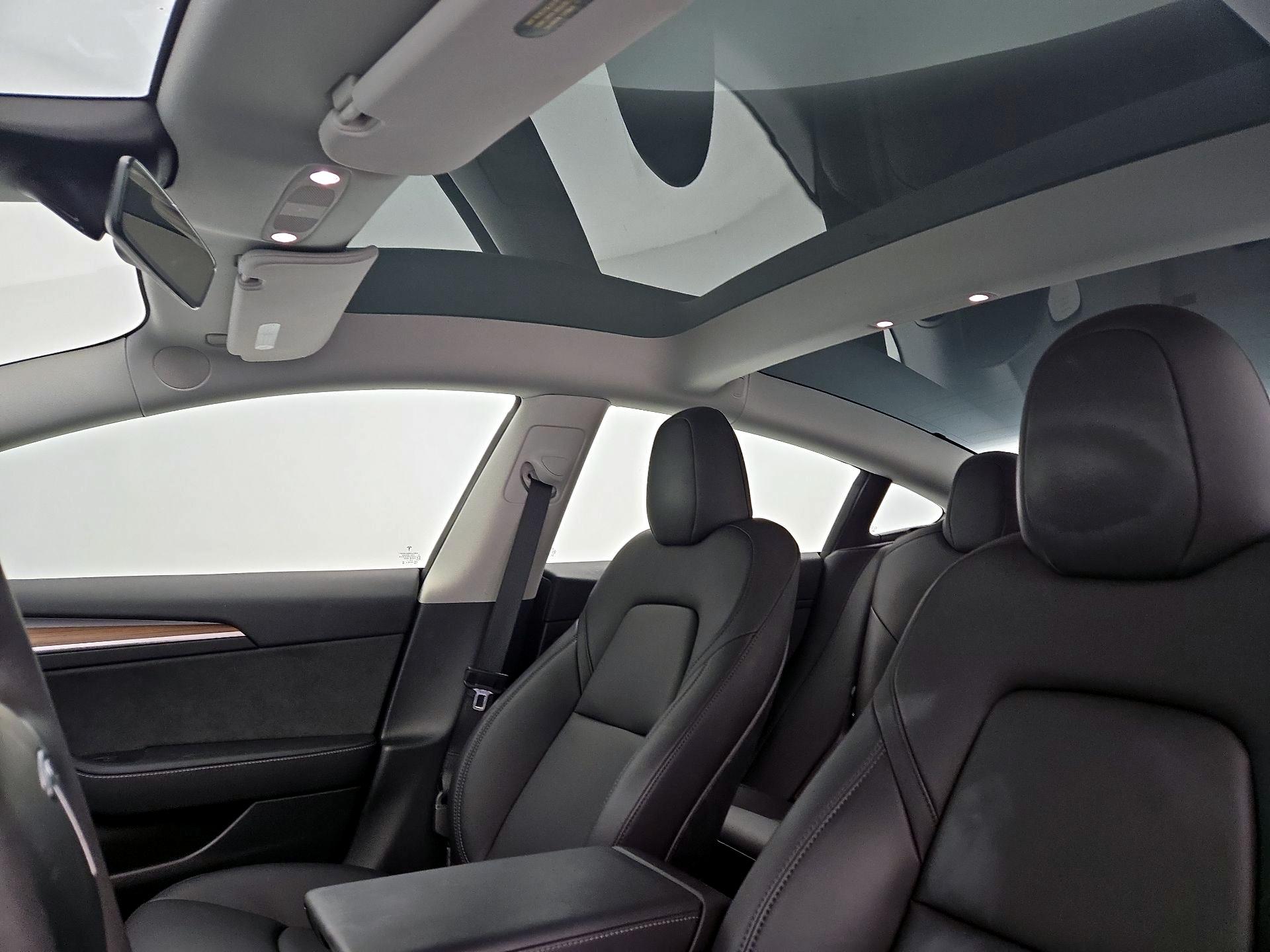Thumbnail: 2023 Tesla Model 3 - 19