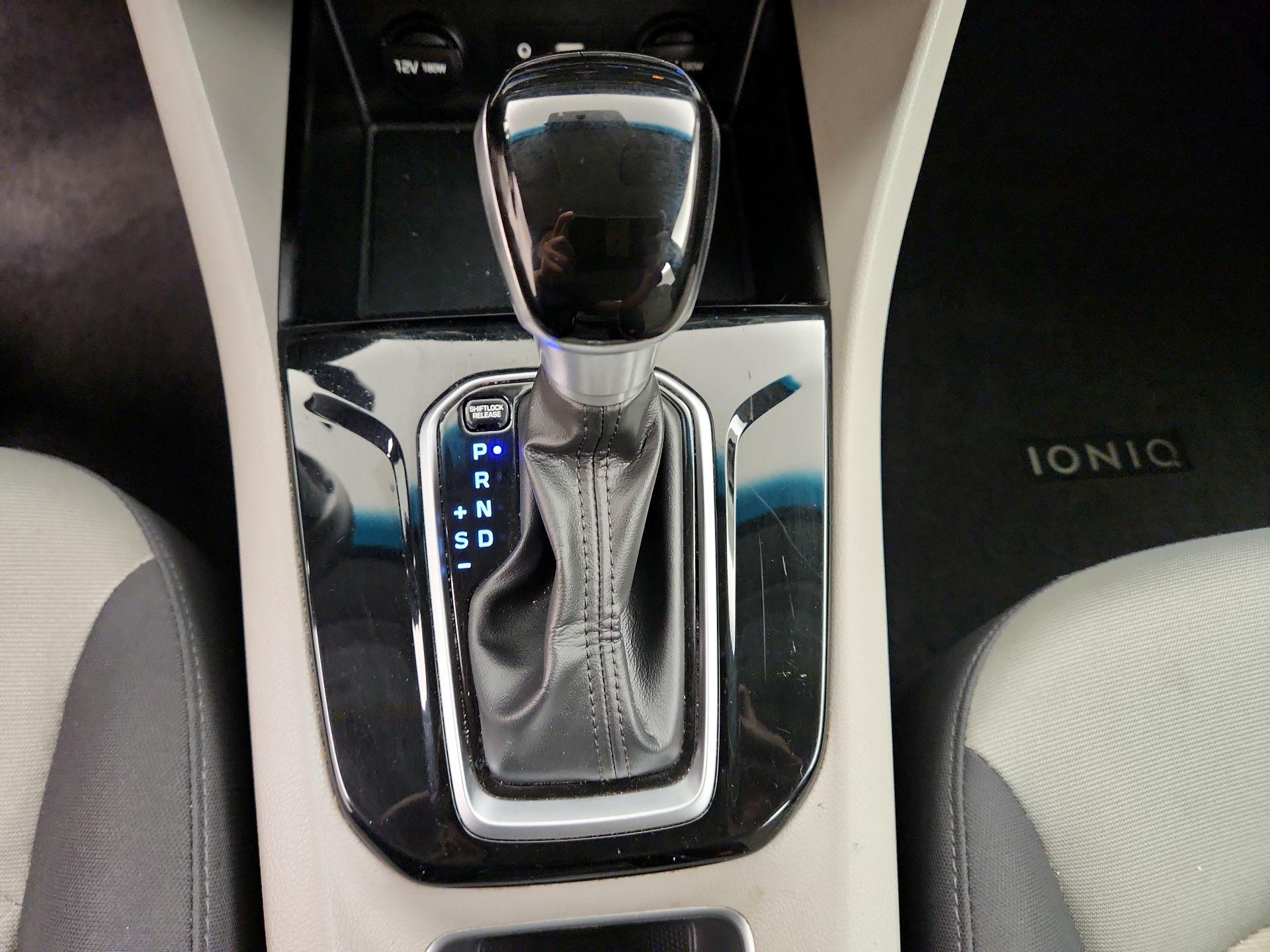 Thumbnail: 2019 Hyundai Ioniq - 17