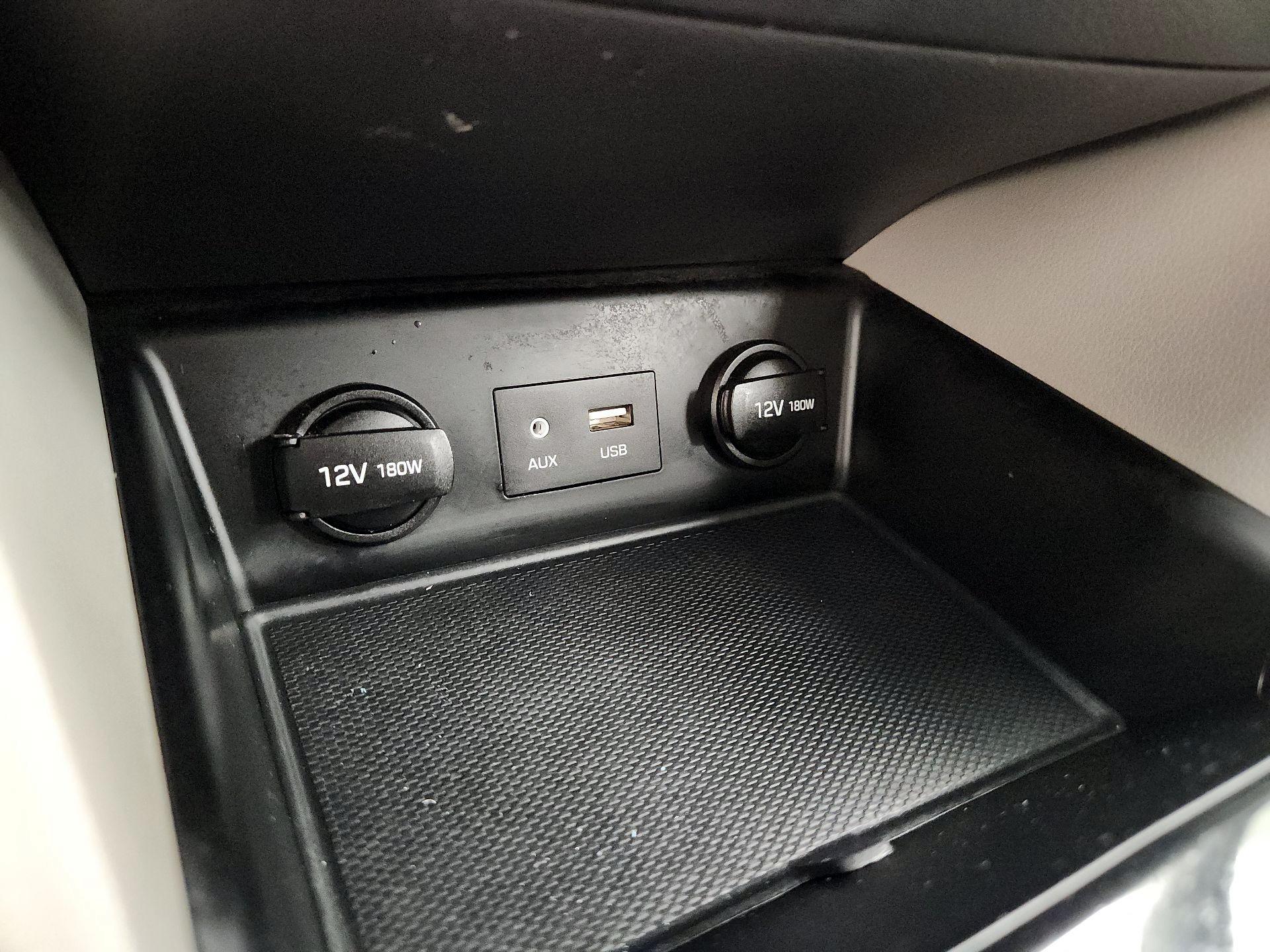 Thumbnail: 2019 Hyundai Ioniq - 18