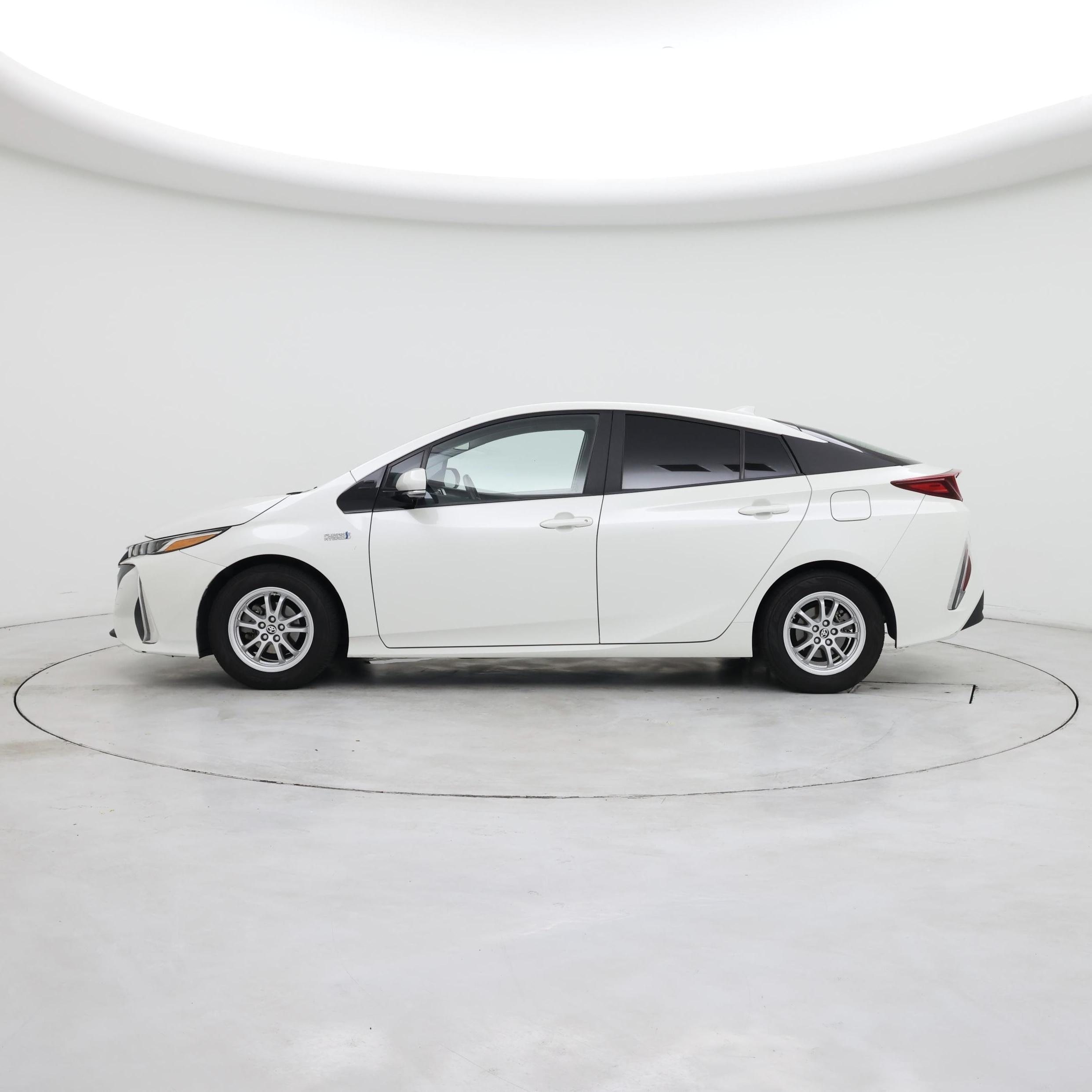 Thumbnail: 2018 Toyota Prius Prime - 3