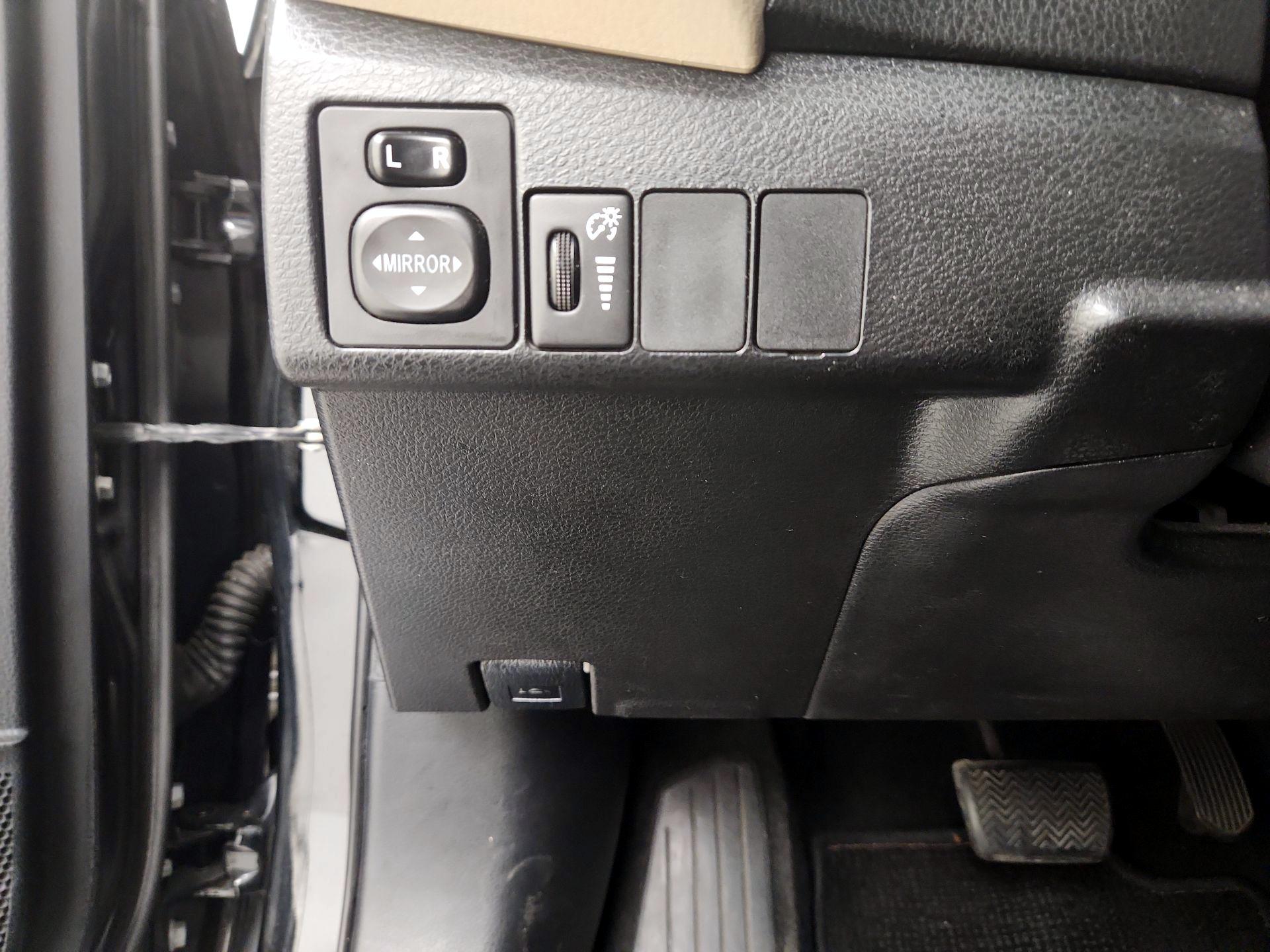 Thumbnail: 2014 Toyota Corolla - 13