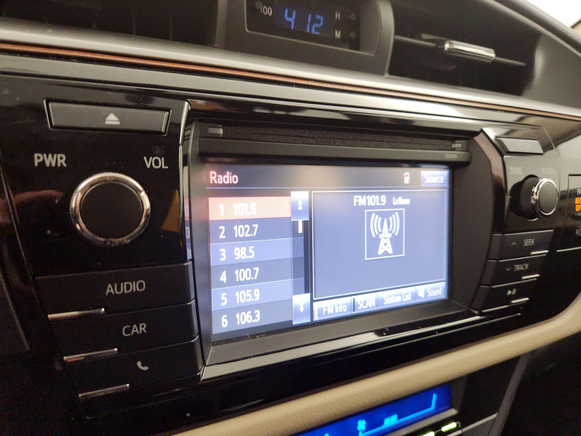 Thumbnail: 2014 Toyota Corolla - 15