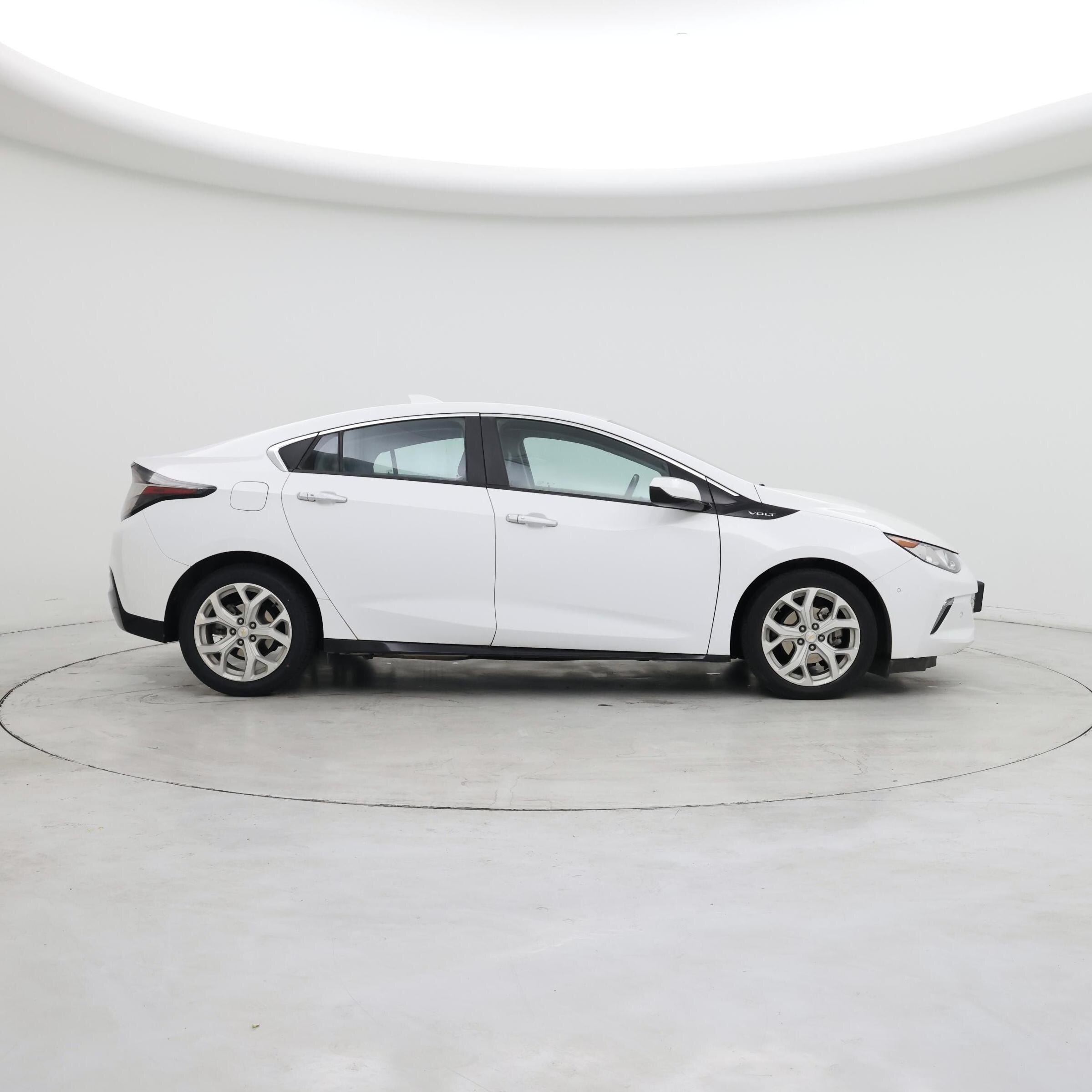 Thumbnail: 2018 Chevrolet Volt - 7