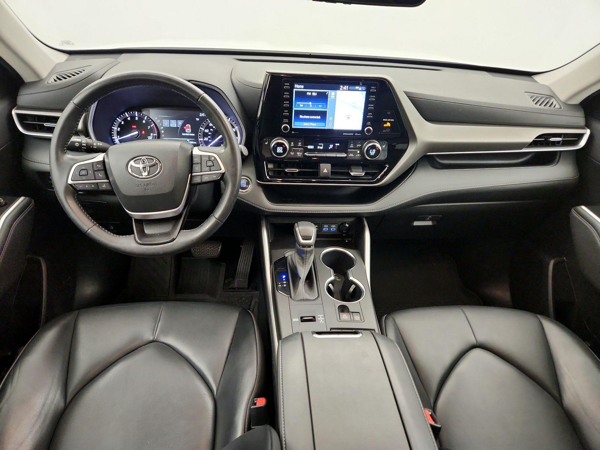 Thumbnail: 2022 Toyota Highlander - 9