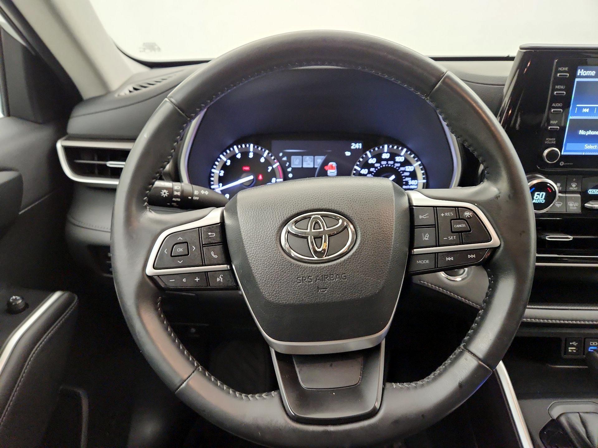Thumbnail: 2022 Toyota Highlander - 10