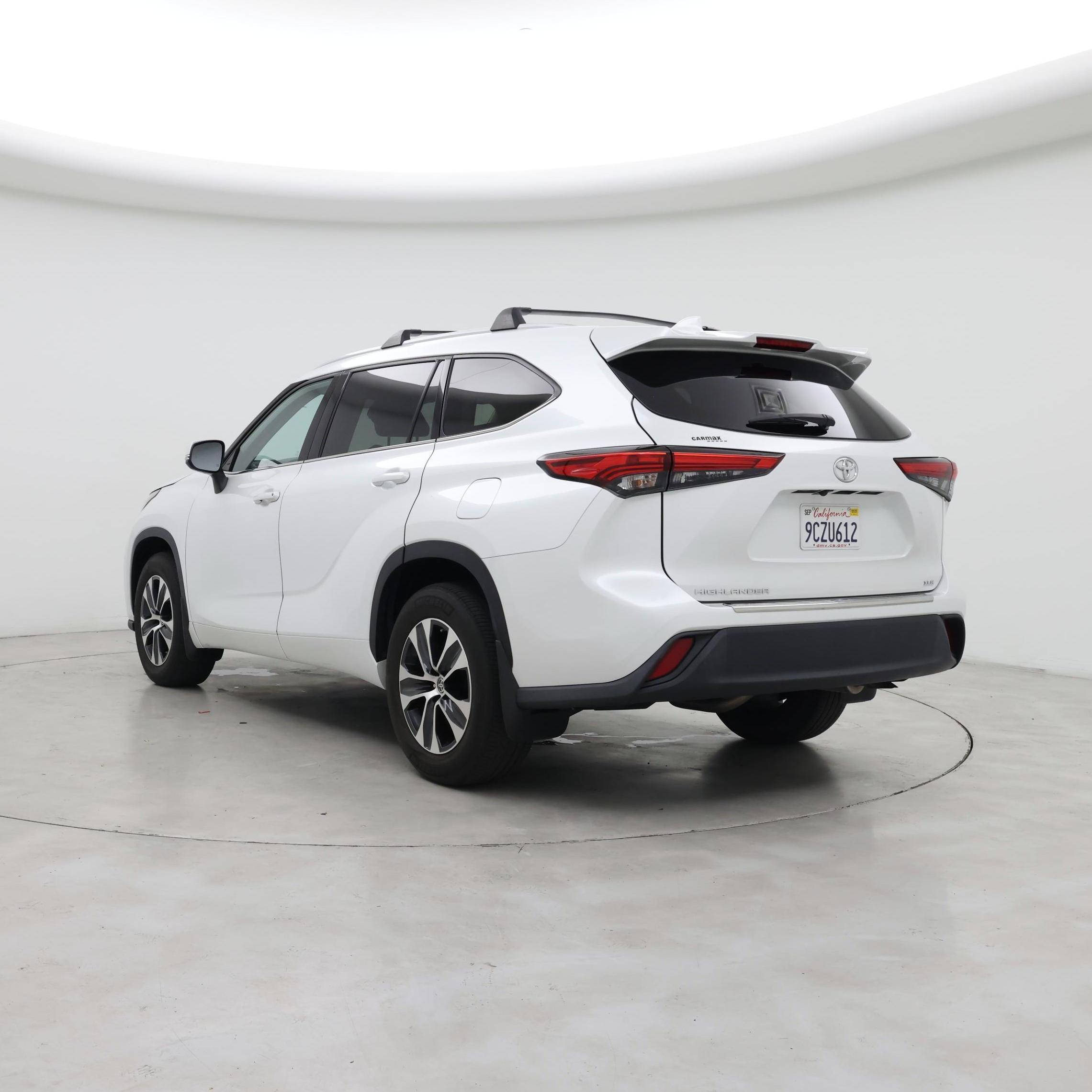 Thumbnail: 2022 Toyota Highlander - 2