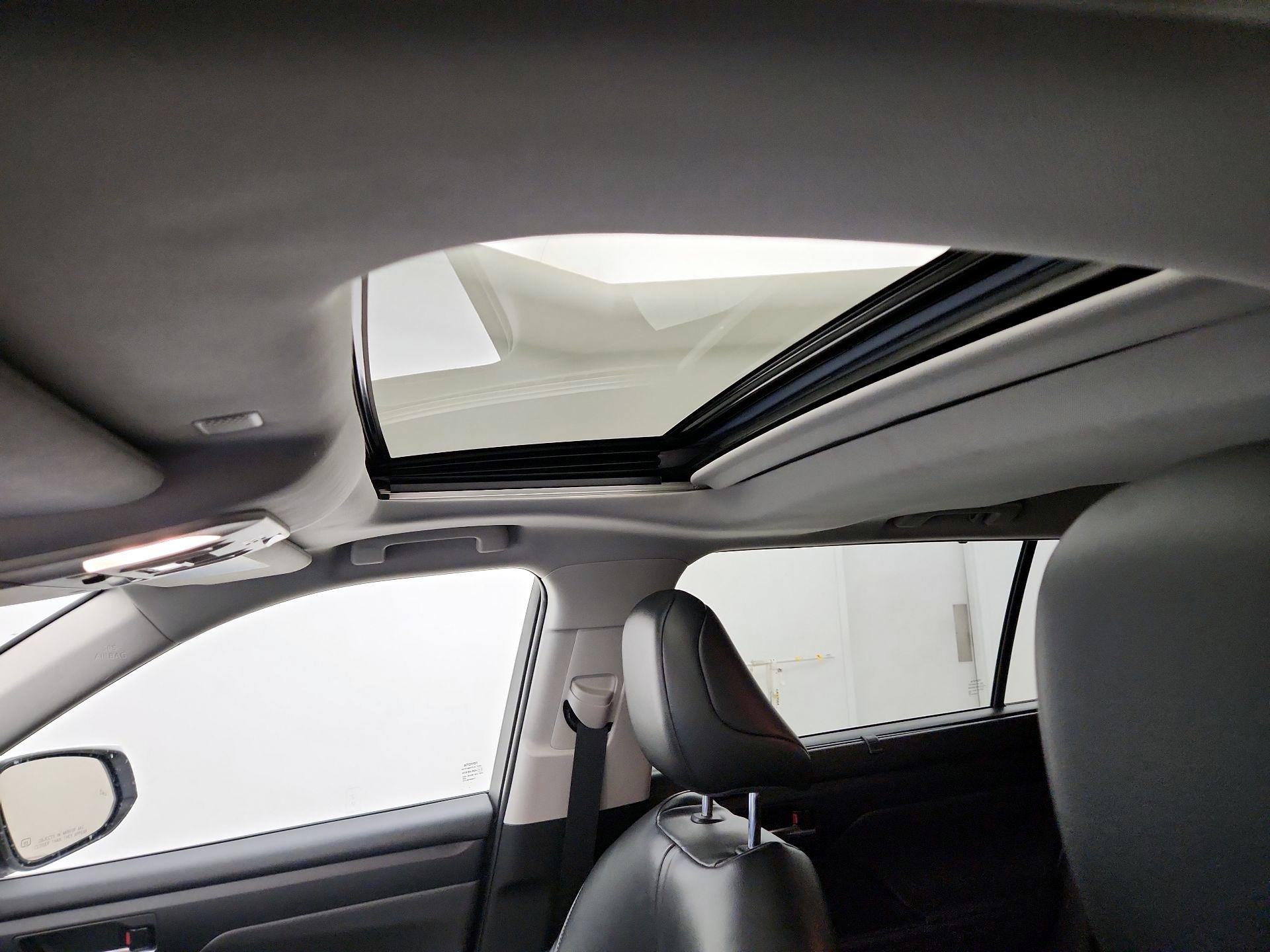 Thumbnail: 2022 Toyota Highlander - 20