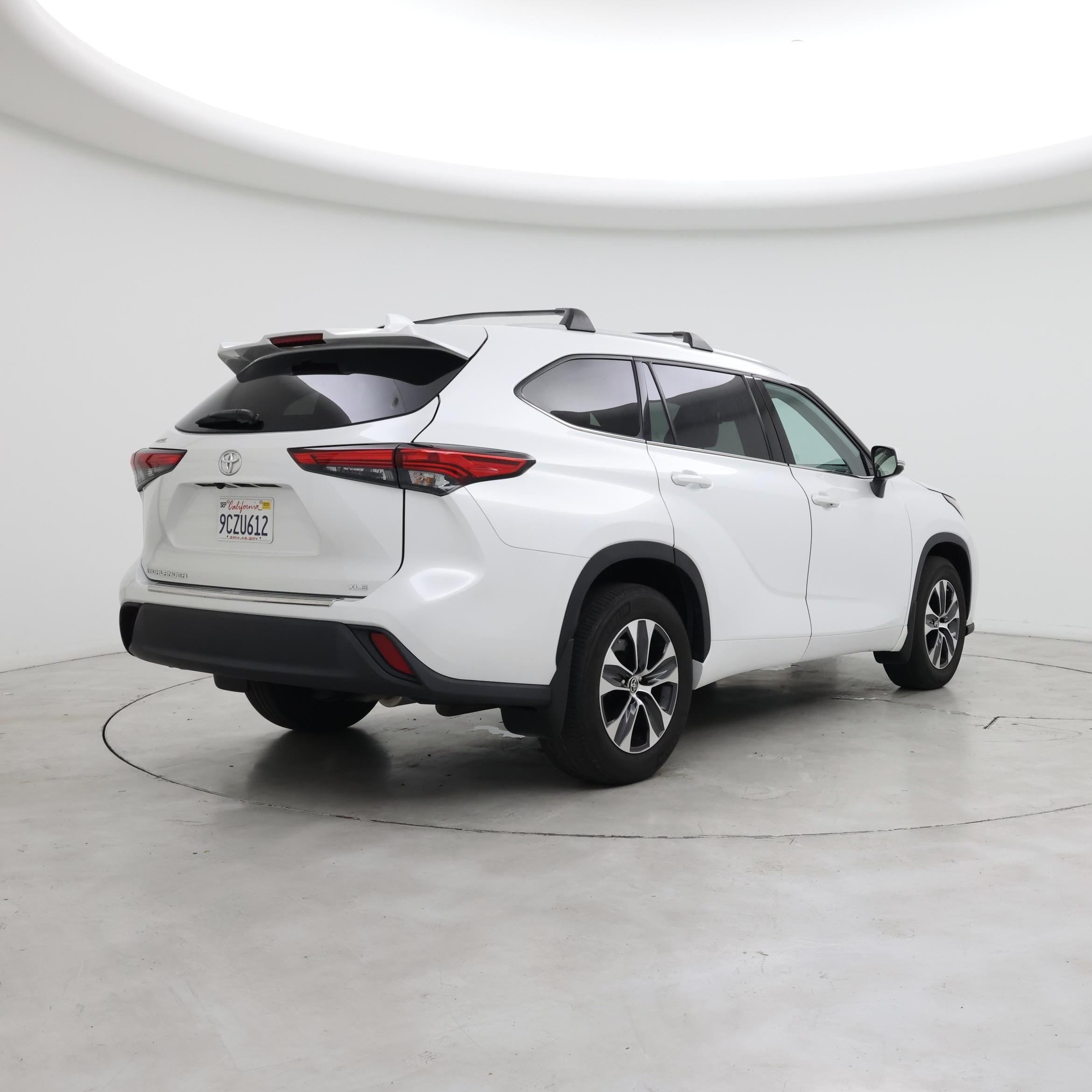 Thumbnail: 2022 Toyota Highlander - 8