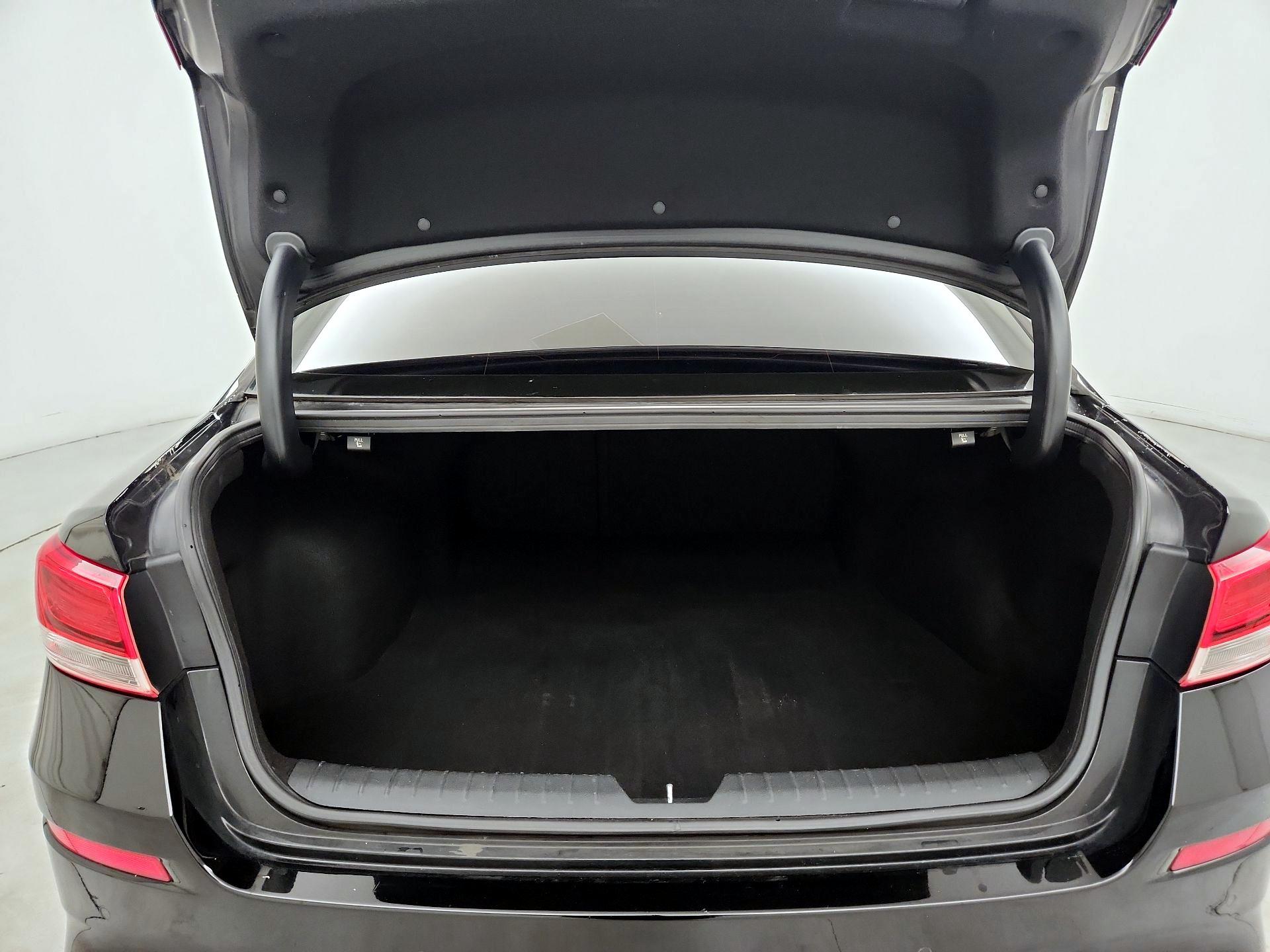 Thumbnail: 2019 Kia Optima - 20
