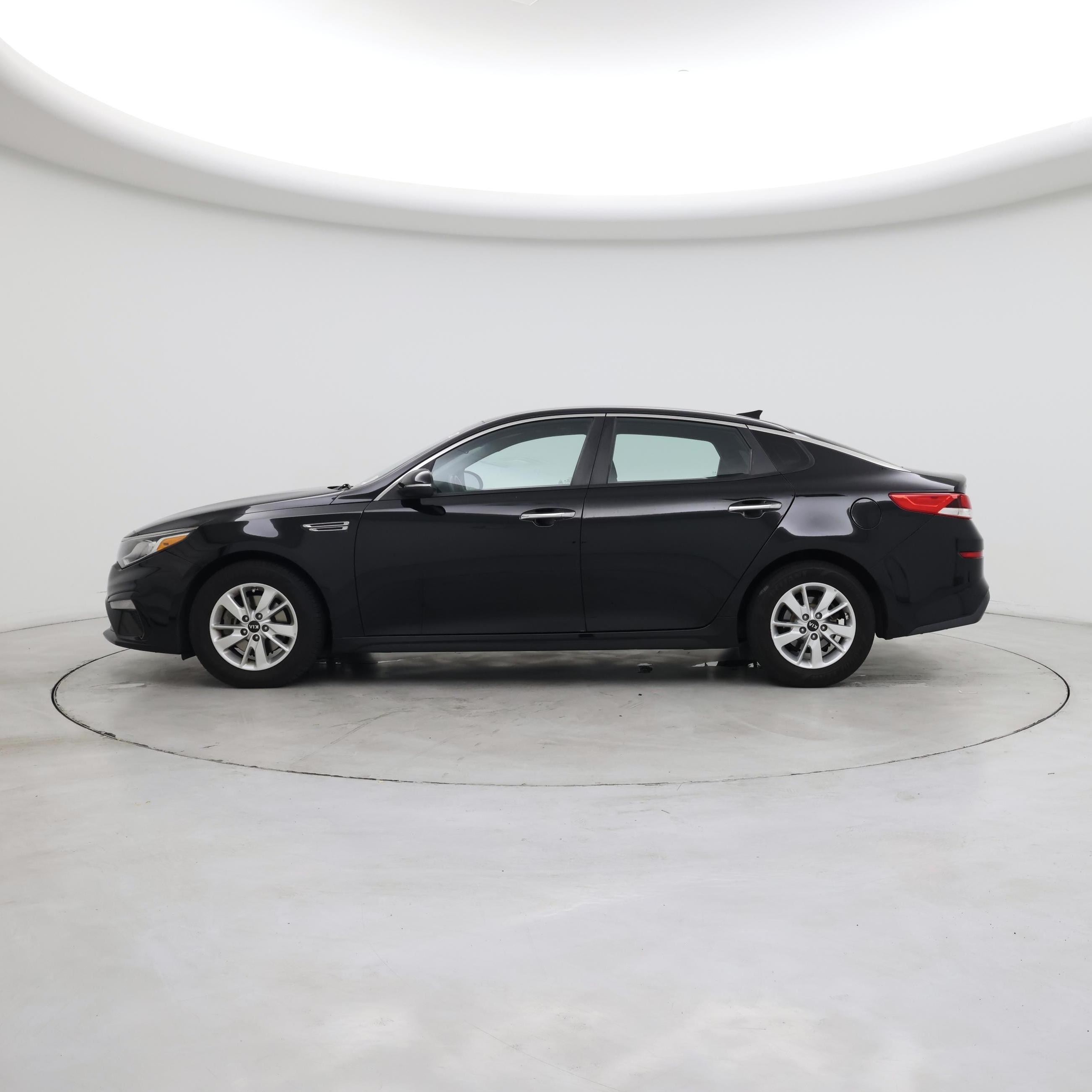 Thumbnail: 2019 Kia Optima - 3