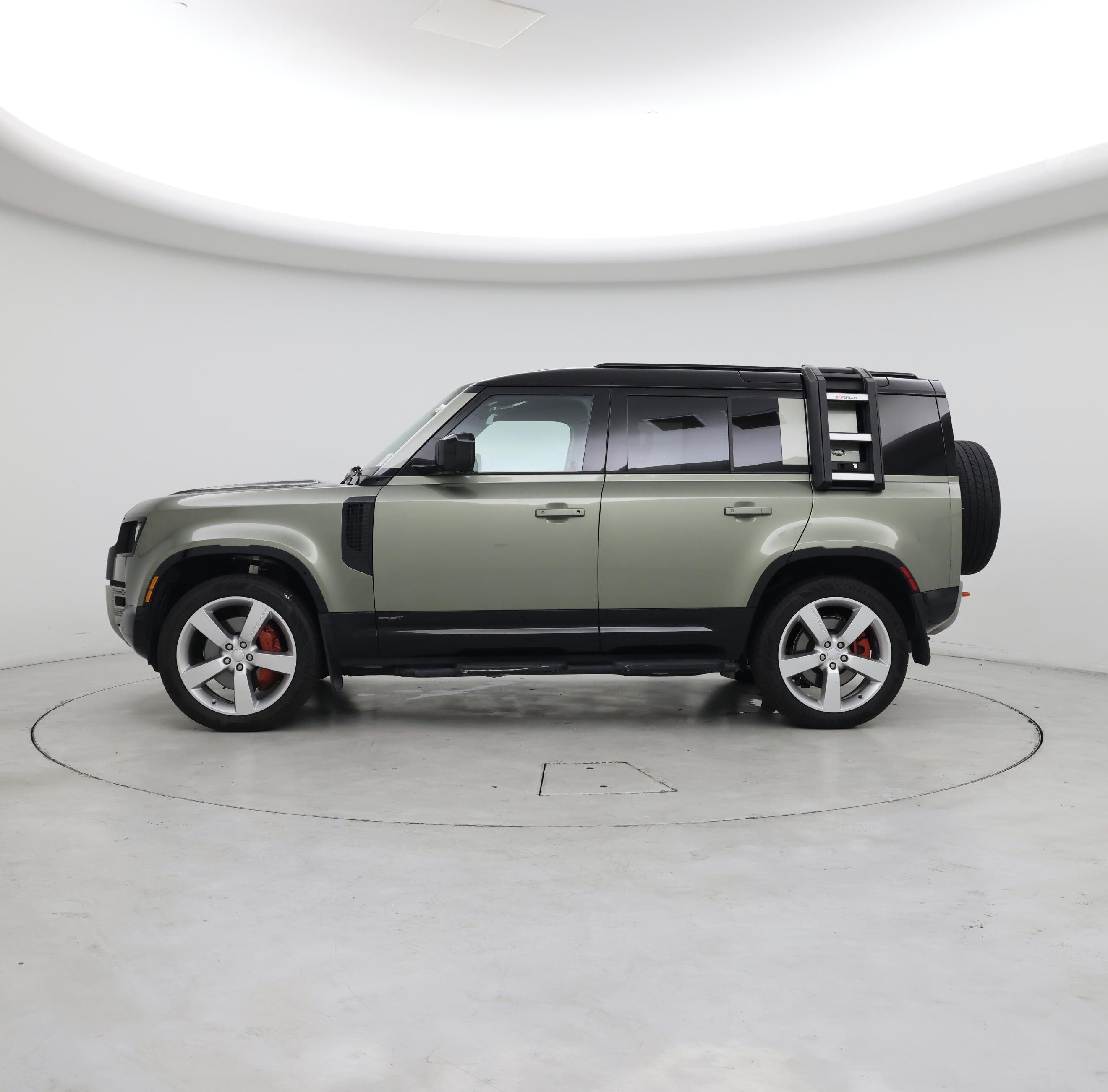 Thumbnail: 2024 Land Rover Defender - 3
