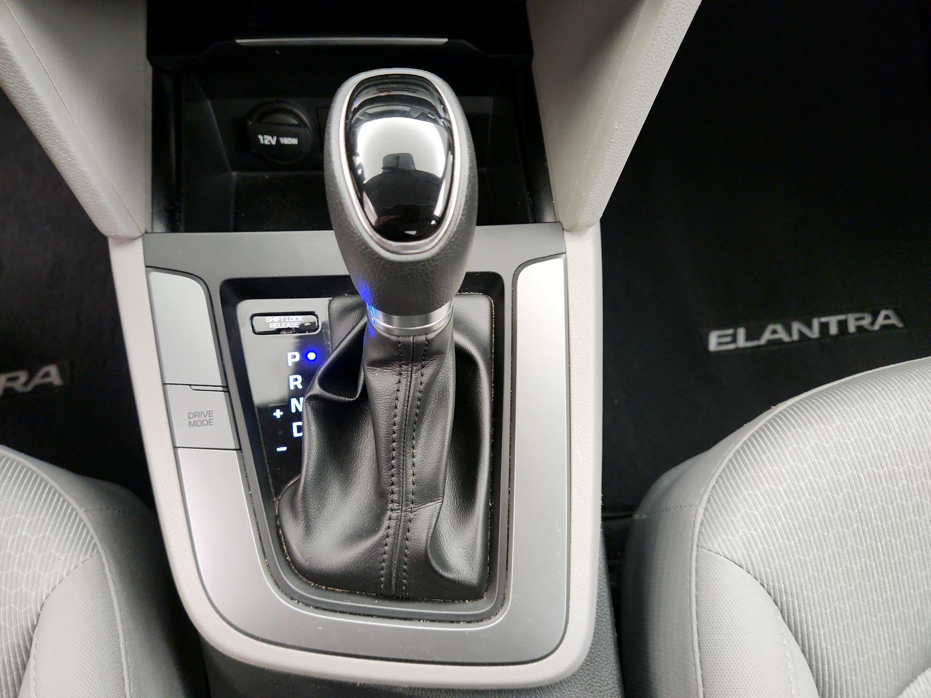 Thumbnail: 2017 Hyundai Elantra - 17