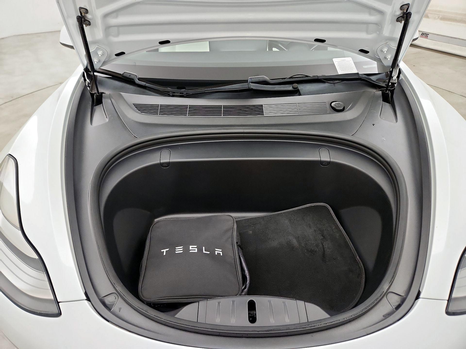 Thumbnail: 2019 Tesla Model 3 - 20