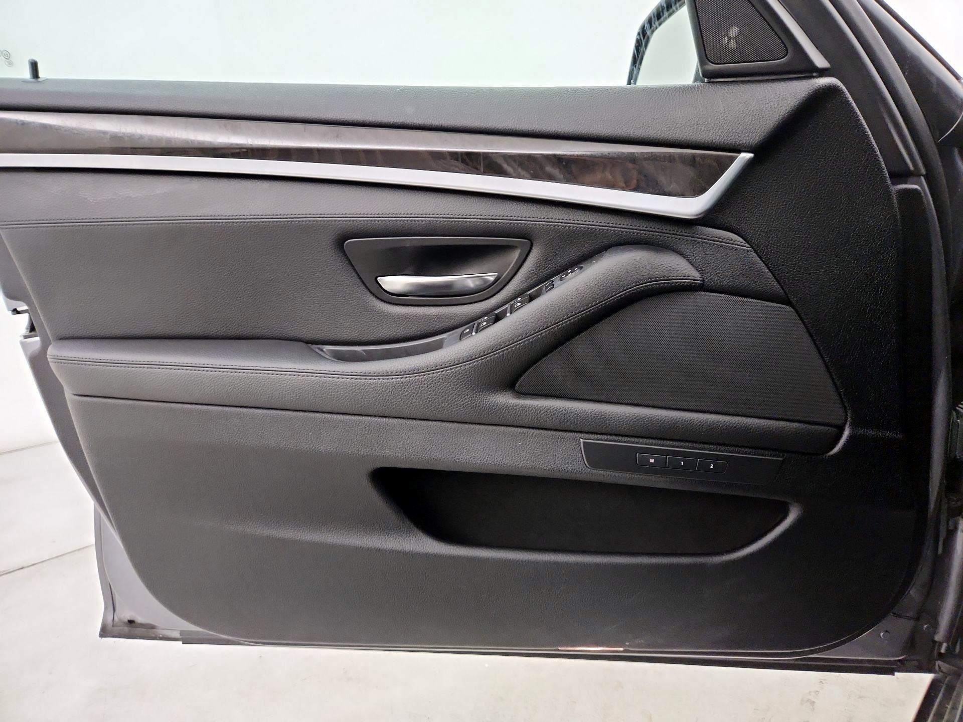 Thumbnail: 2013 BMW 5 Series - 12