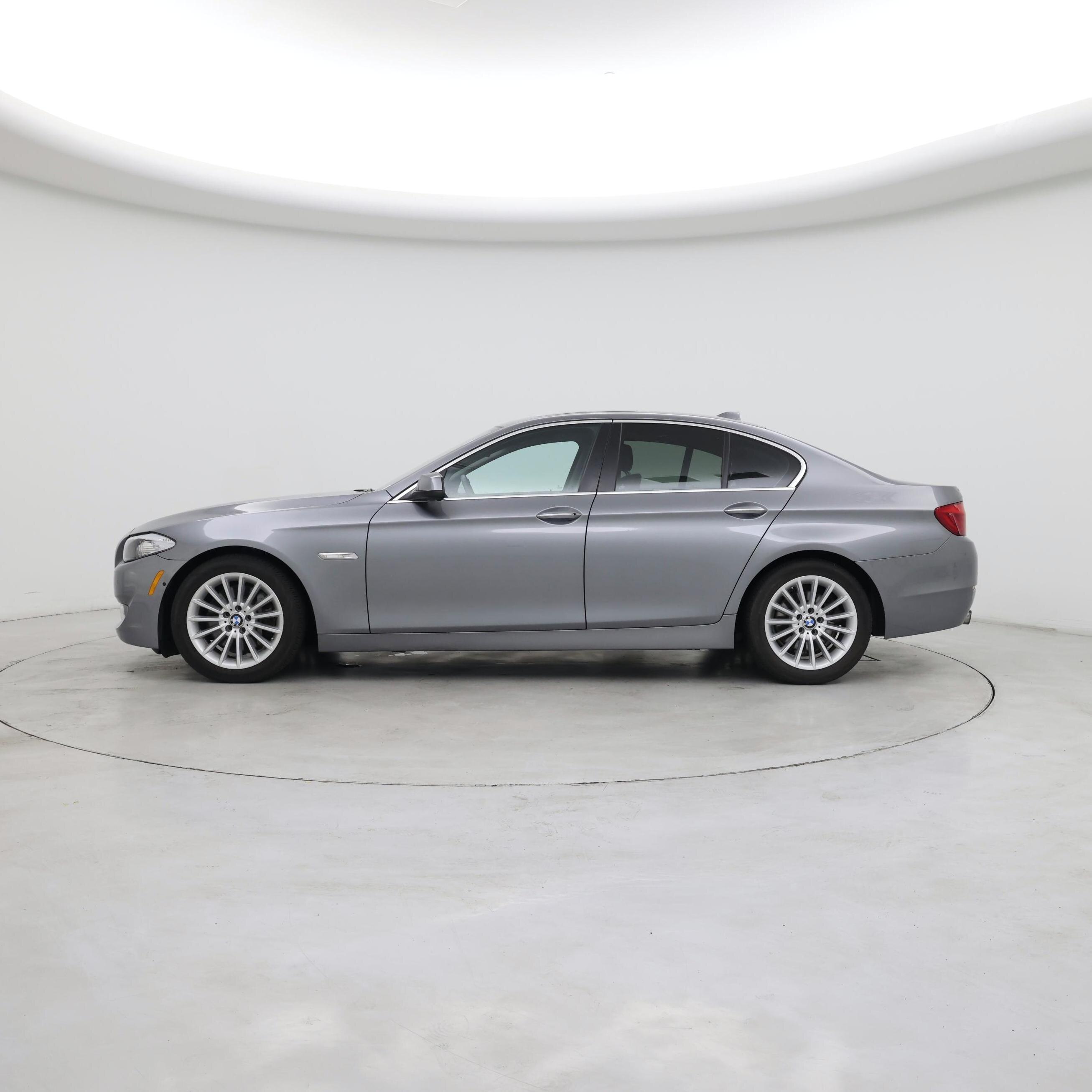Thumbnail: 2013 BMW 5 Series - 3