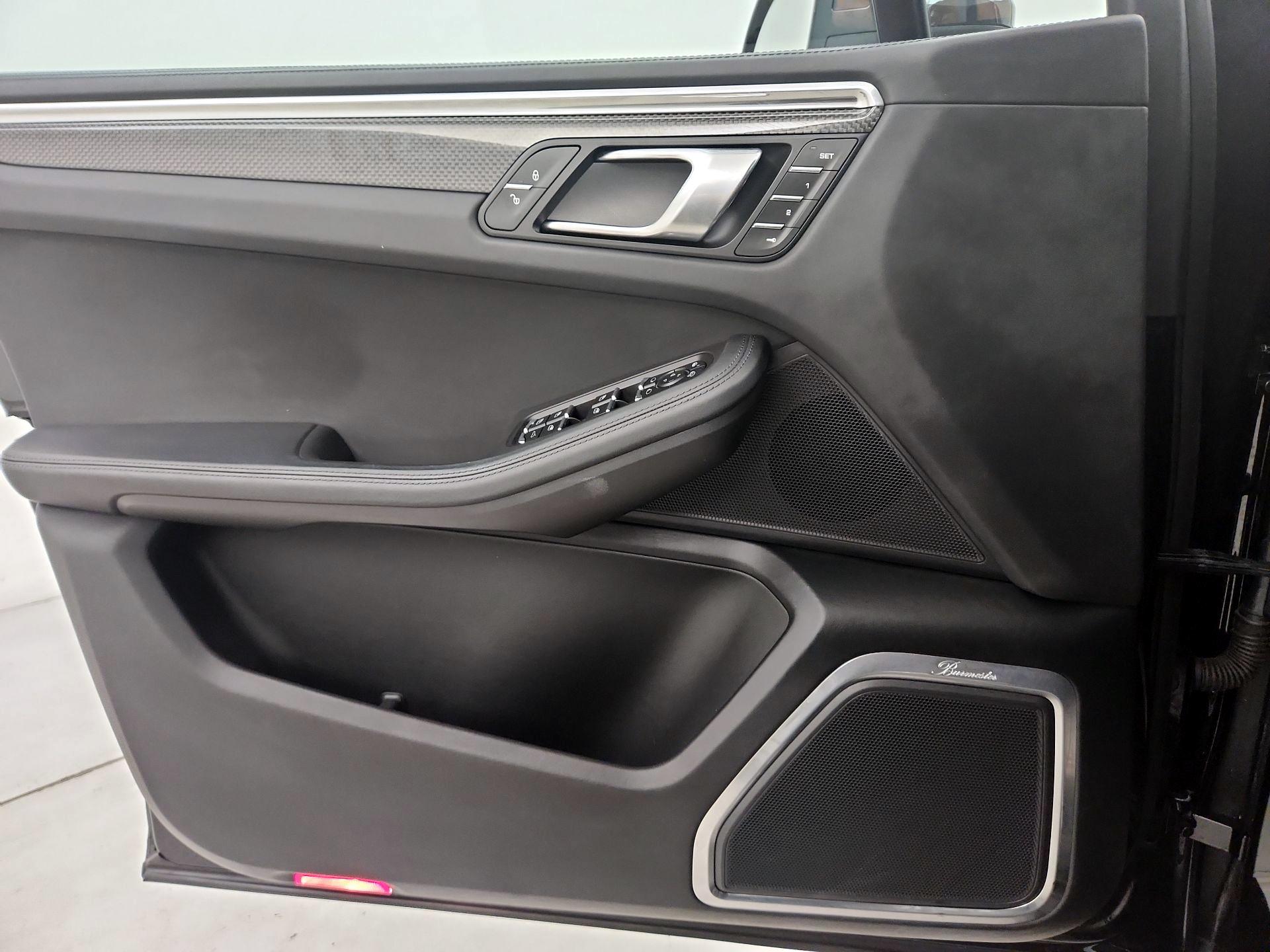 Thumbnail: 2015 Porsche Macan - 12