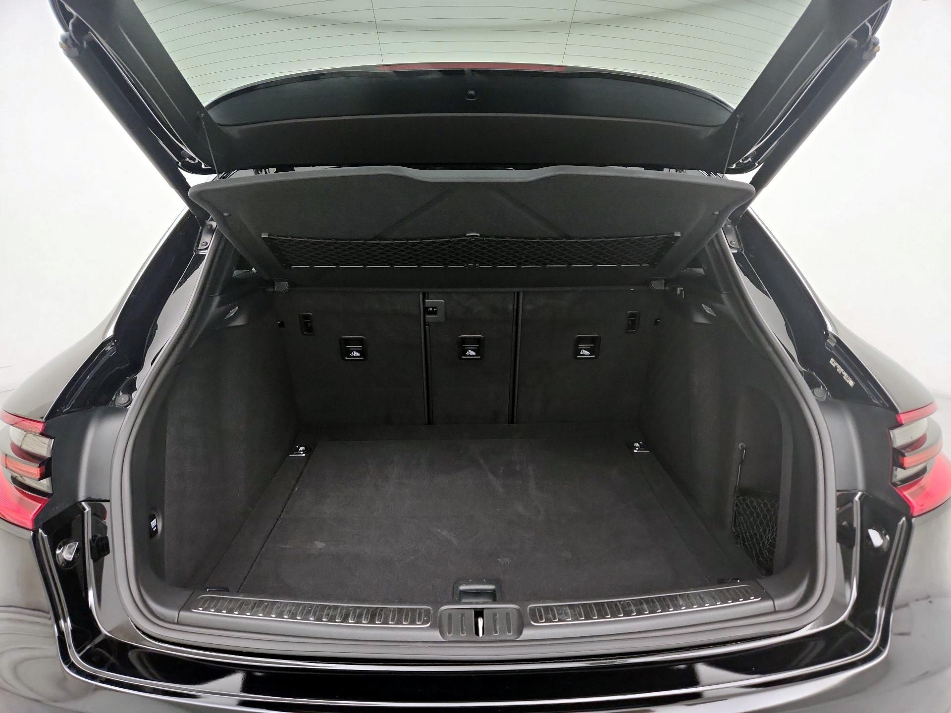 Thumbnail: 2015 Porsche Macan - 20