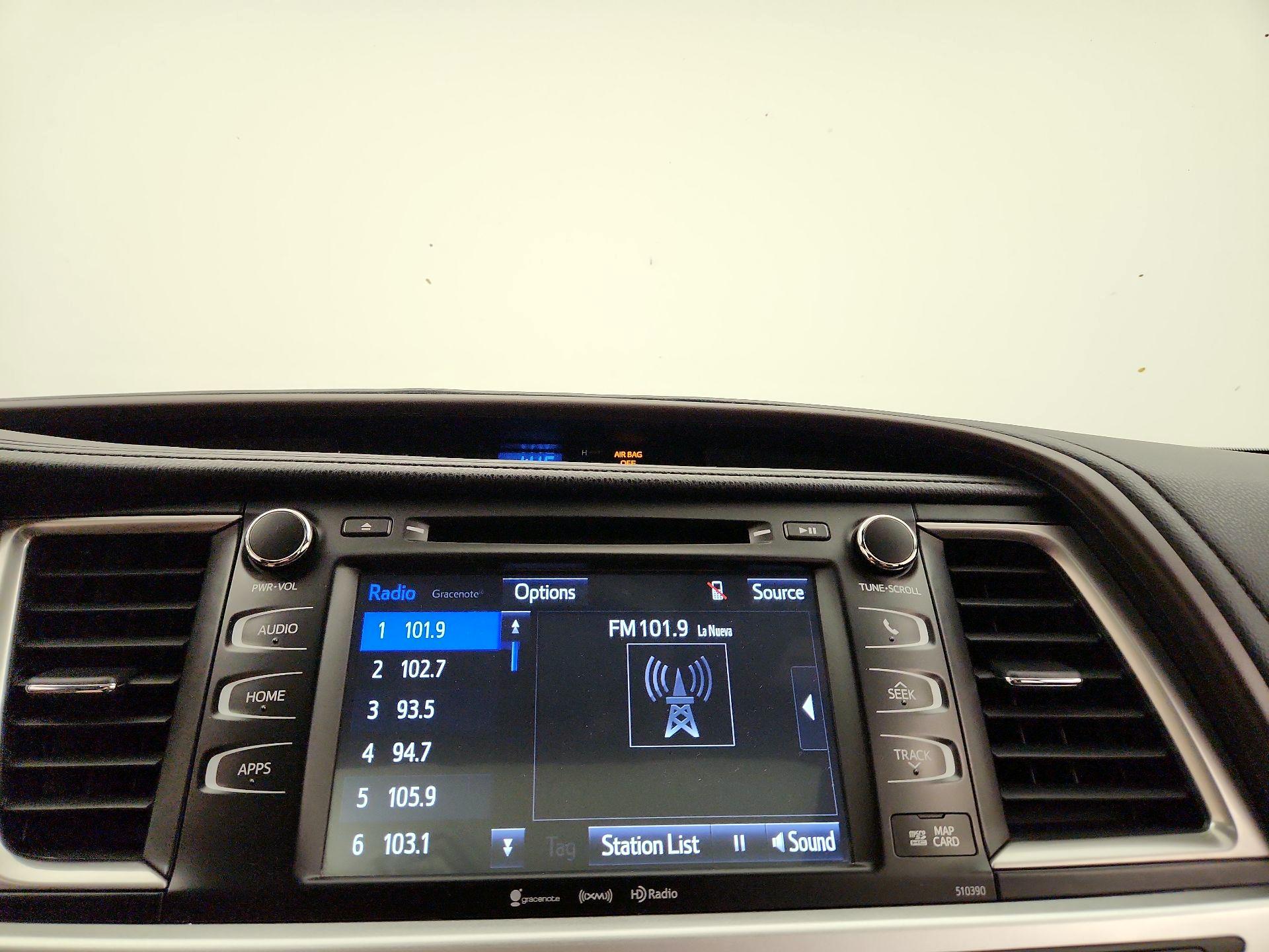 Thumbnail: 2019 Toyota Highlander - 16