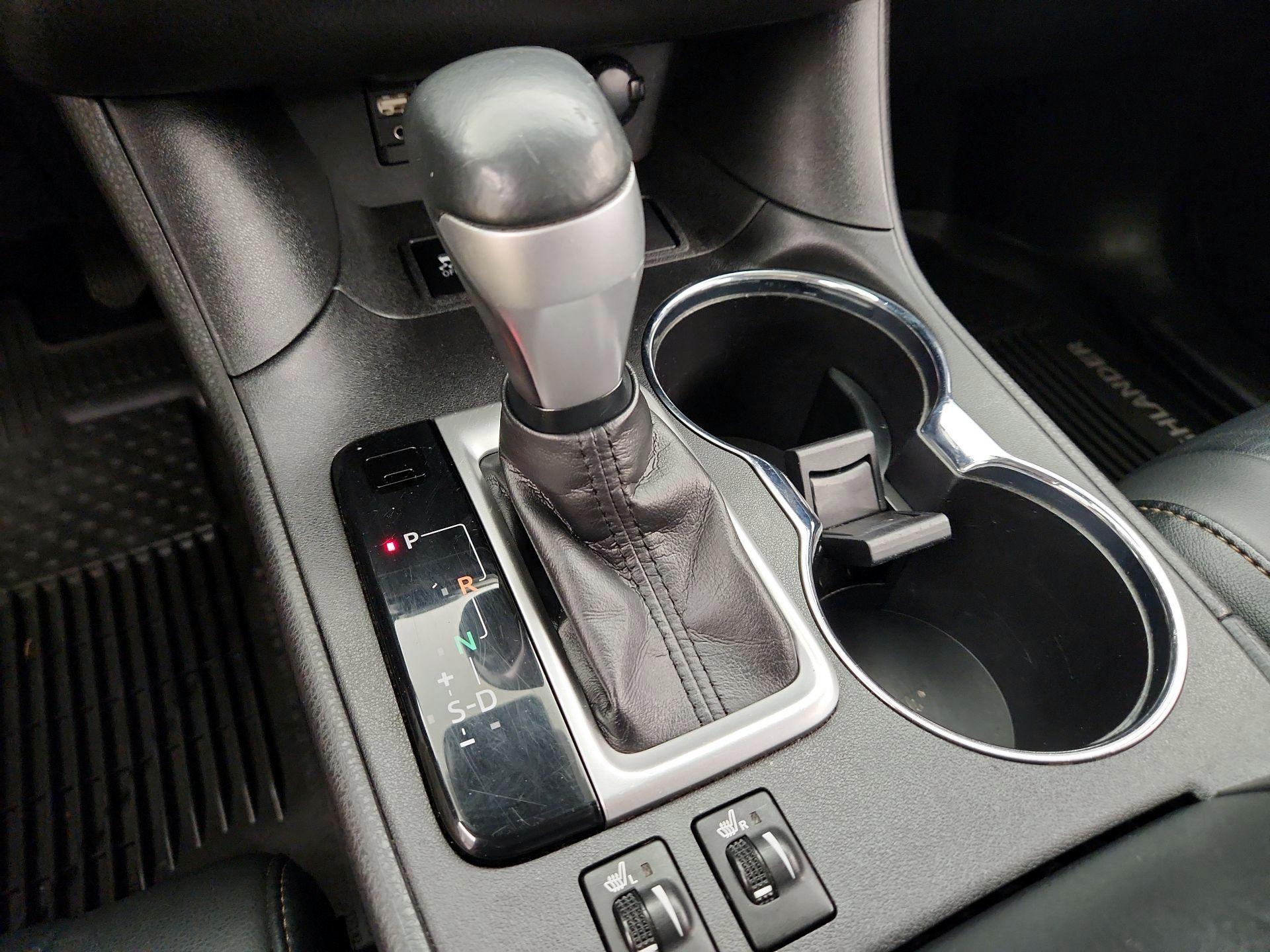 Thumbnail: 2019 Toyota Highlander - 18