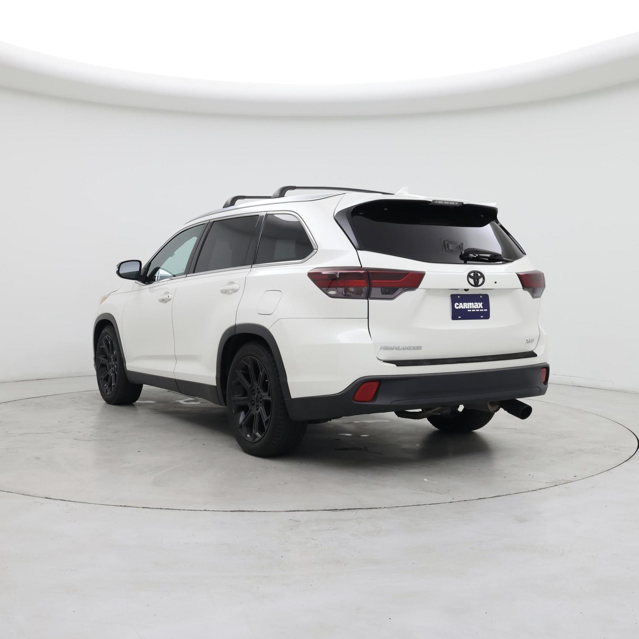 Thumbnail: 2019 Toyota Highlander - 2