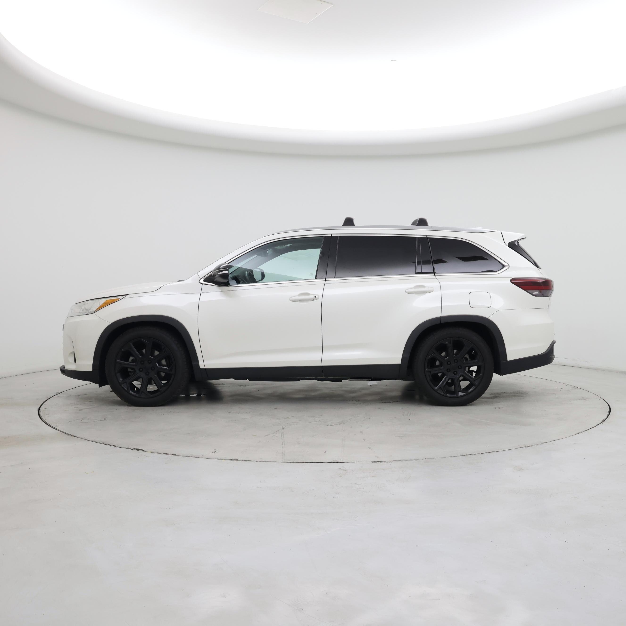 Thumbnail: 2019 Toyota Highlander - 3