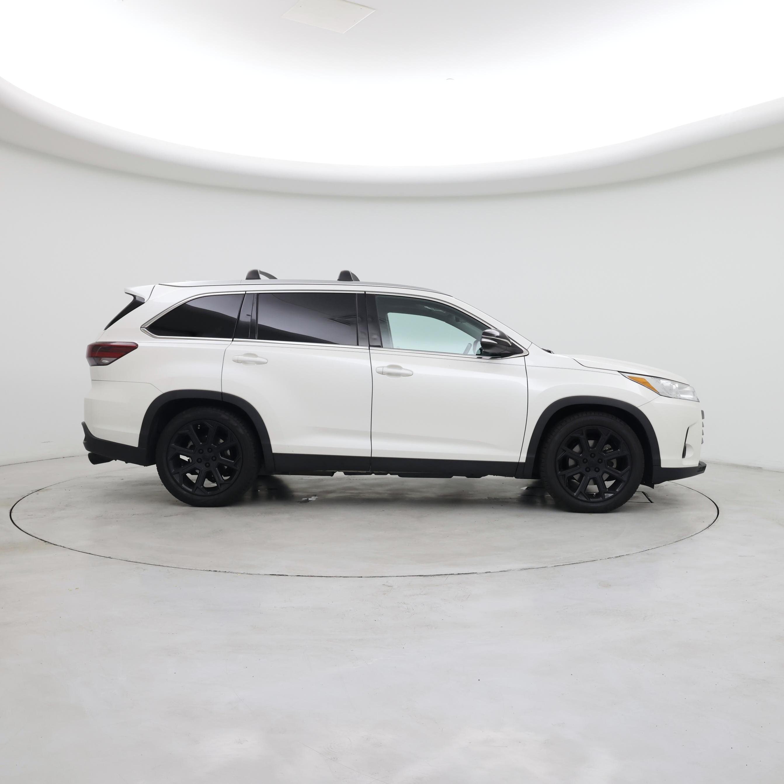 Thumbnail: 2019 Toyota Highlander - 7