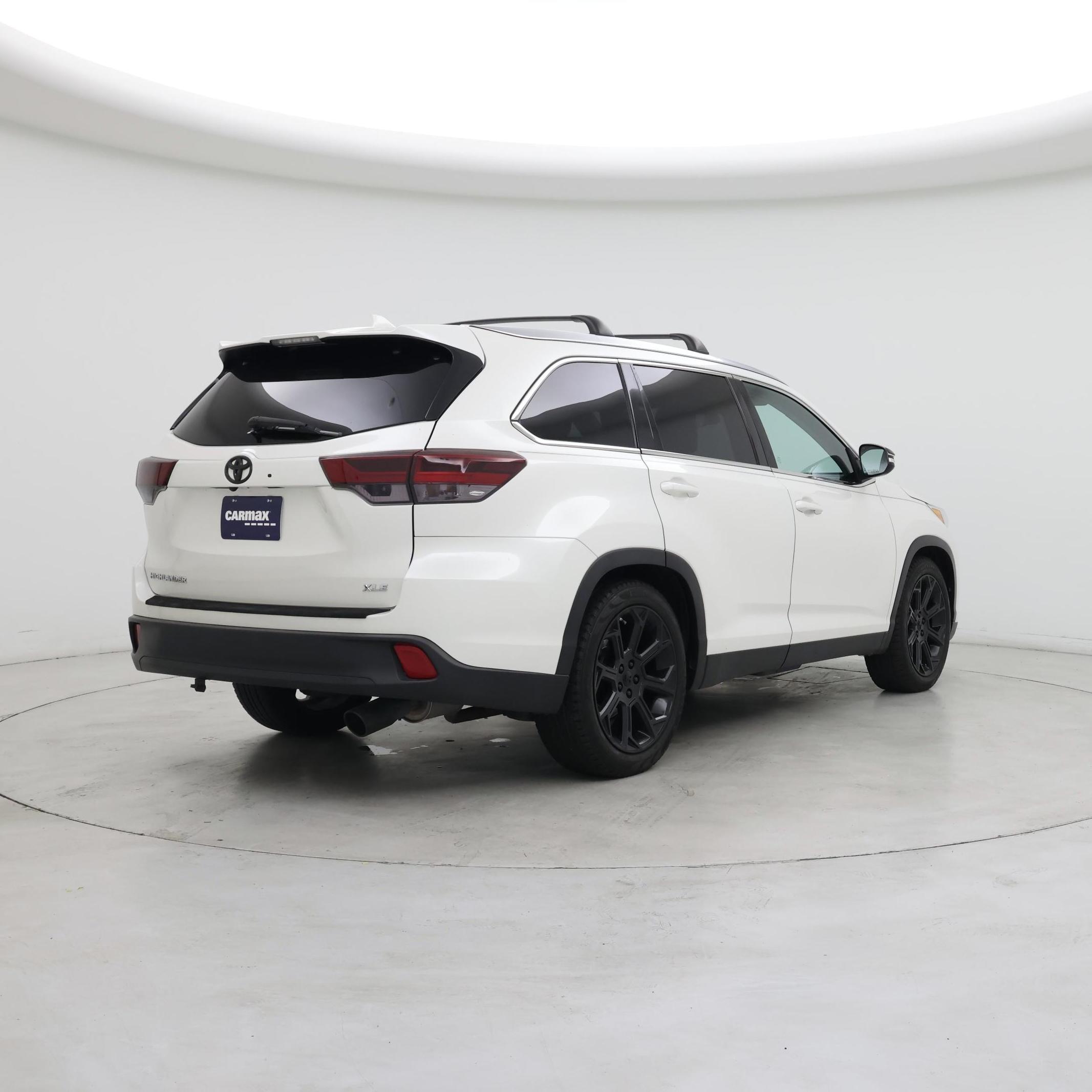 Thumbnail: 2019 Toyota Highlander - 8