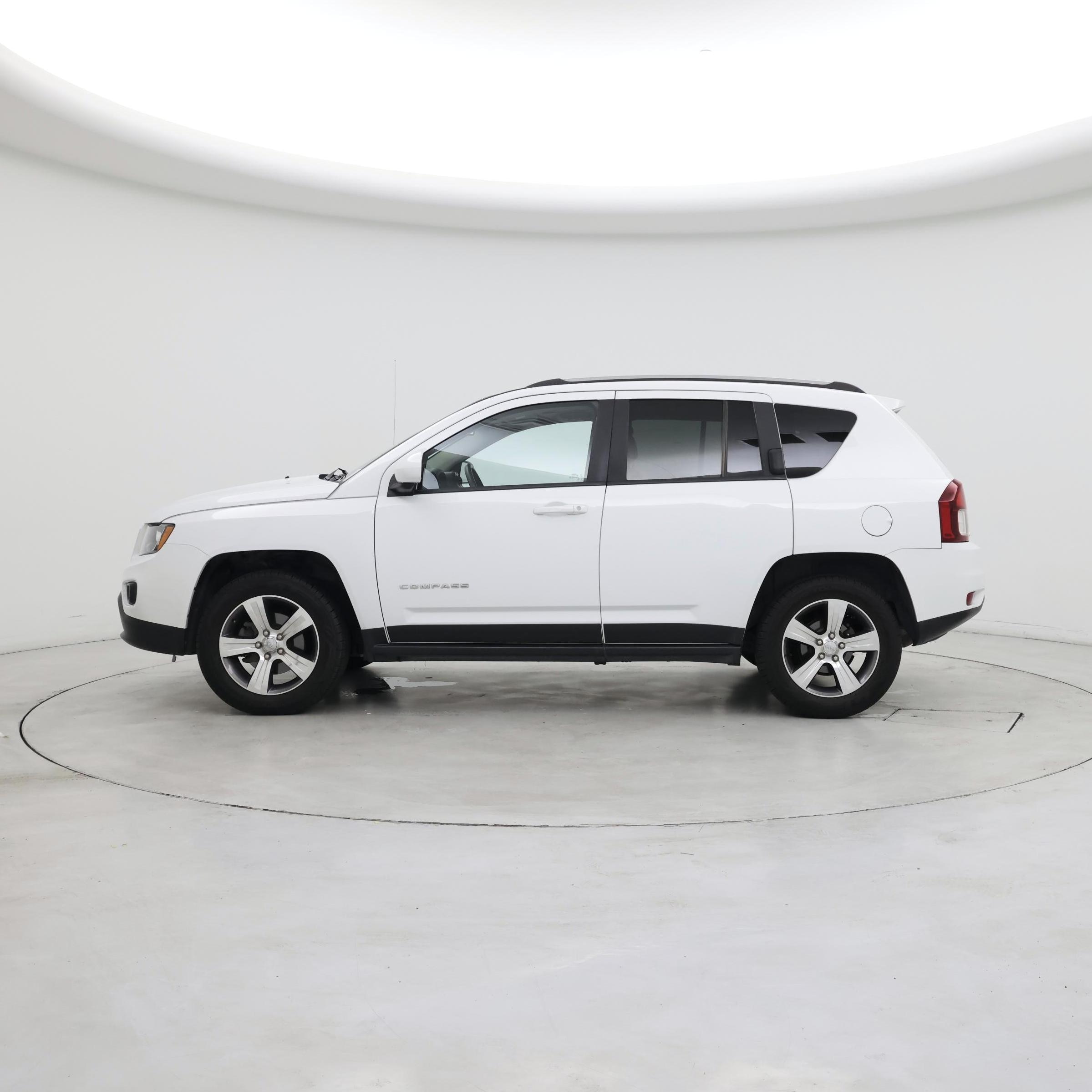 Thumbnail: 2017 Jeep Compass - 3