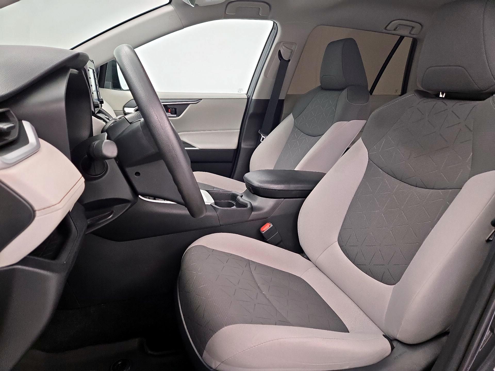 Thumbnail: 2021 Toyota RAV4 - 11