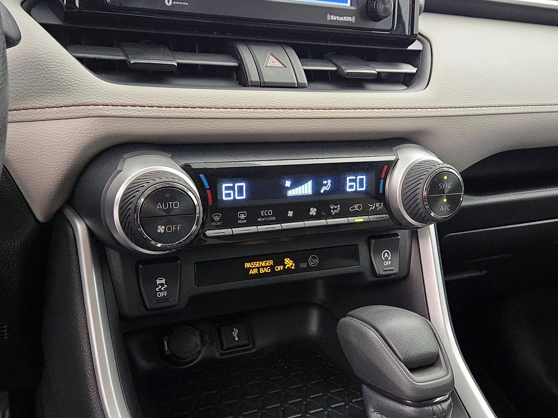Thumbnail: 2021 Toyota RAV4 - 16