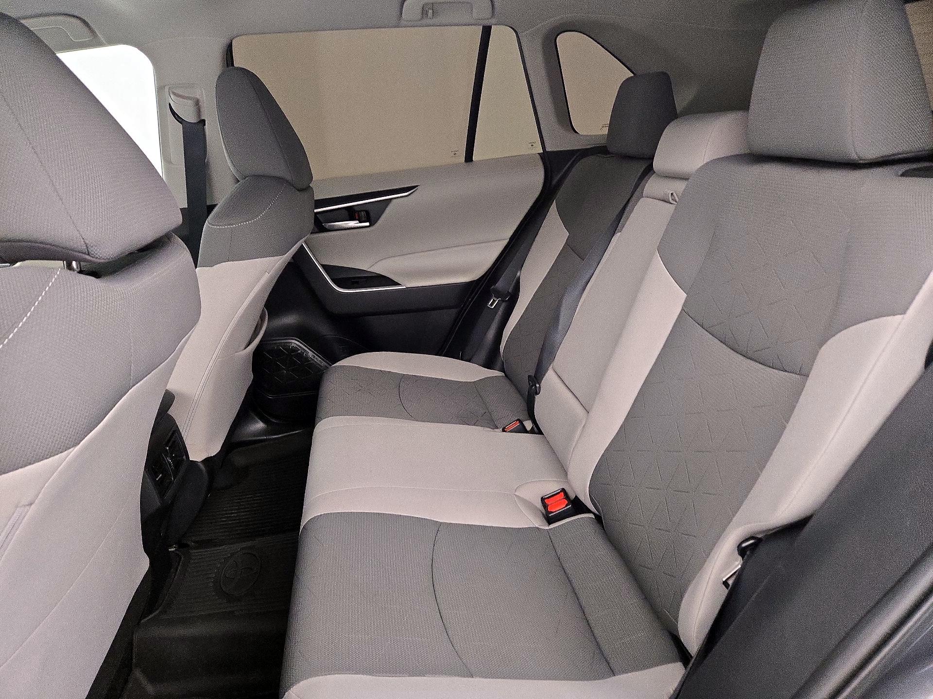 Thumbnail: 2021 Toyota RAV4 - 19